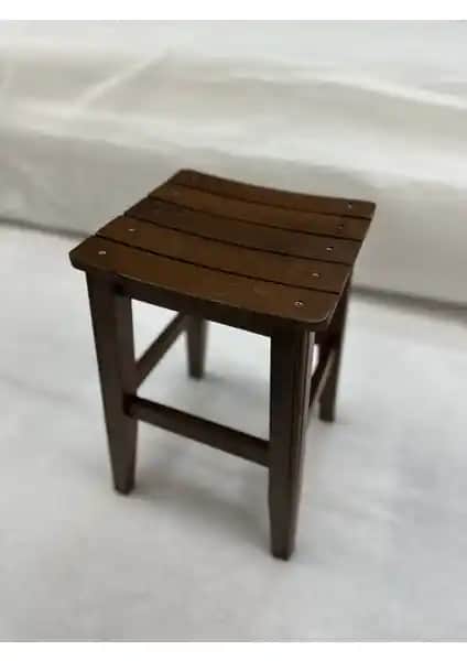 El Yapımı Ahşap Ceviz Renkli Tabure: Doğal Şıklık ve Dayanıklılık Sunan Mobilya Seçeneği