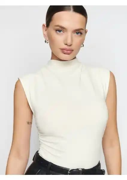 Hollyhocks Kolsuz Büzgü Detaylı Yüksek Dokulu Esnek Kadın Bluzleri