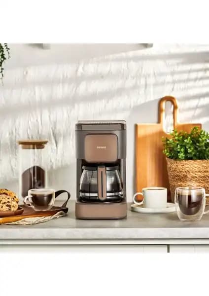 Karaca Just Coffee Aroma ve Korkmaz A5576 Elektra Kahve Makinesi Karşılaştırması 1
