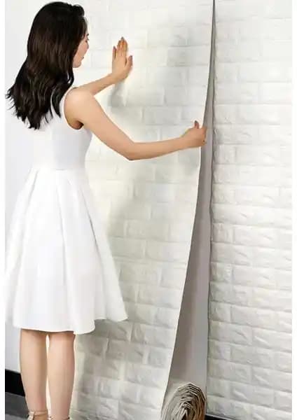 İki Farklı Kendinden Yapışkanlı Tuğla Deseni Duvar Kaplama Ürünlerinin Karşılaştırması