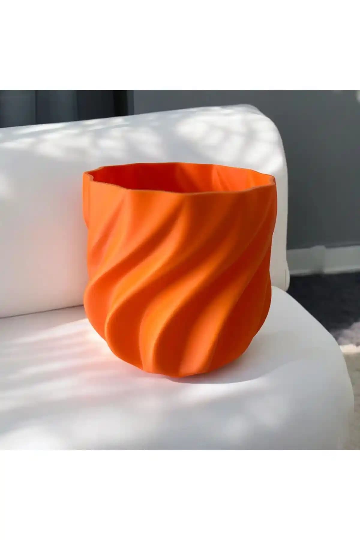 ZESE COLLECTION Dekoratif Turuncu Vazo: Minimalist ve Modern İç Mekanlar için