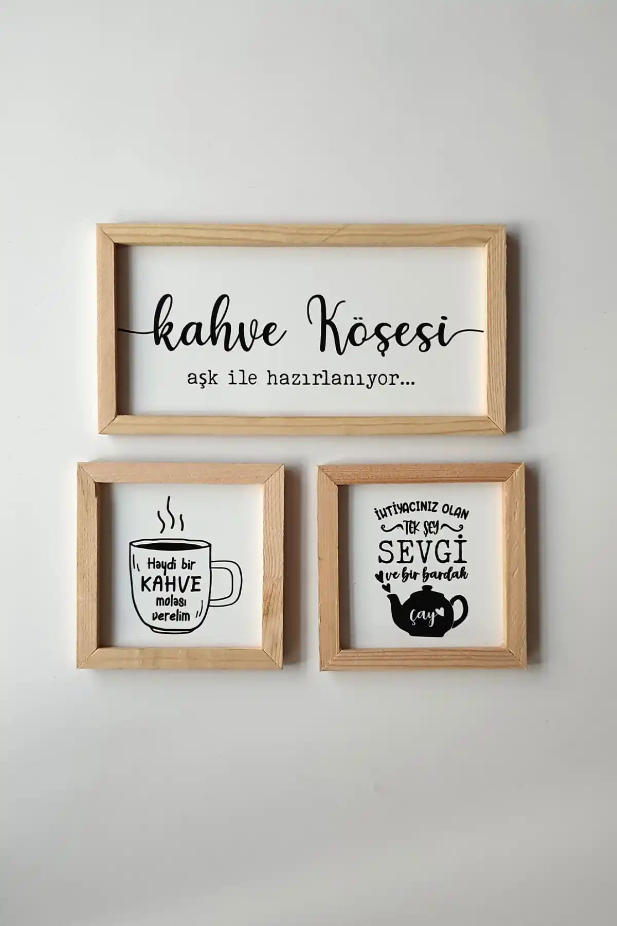 Ahşap Tasarımlı Mutfak ve Kahve Köşesi Dekorasyon Seti: Estetik ve Fonksiyonellik Bir Arada