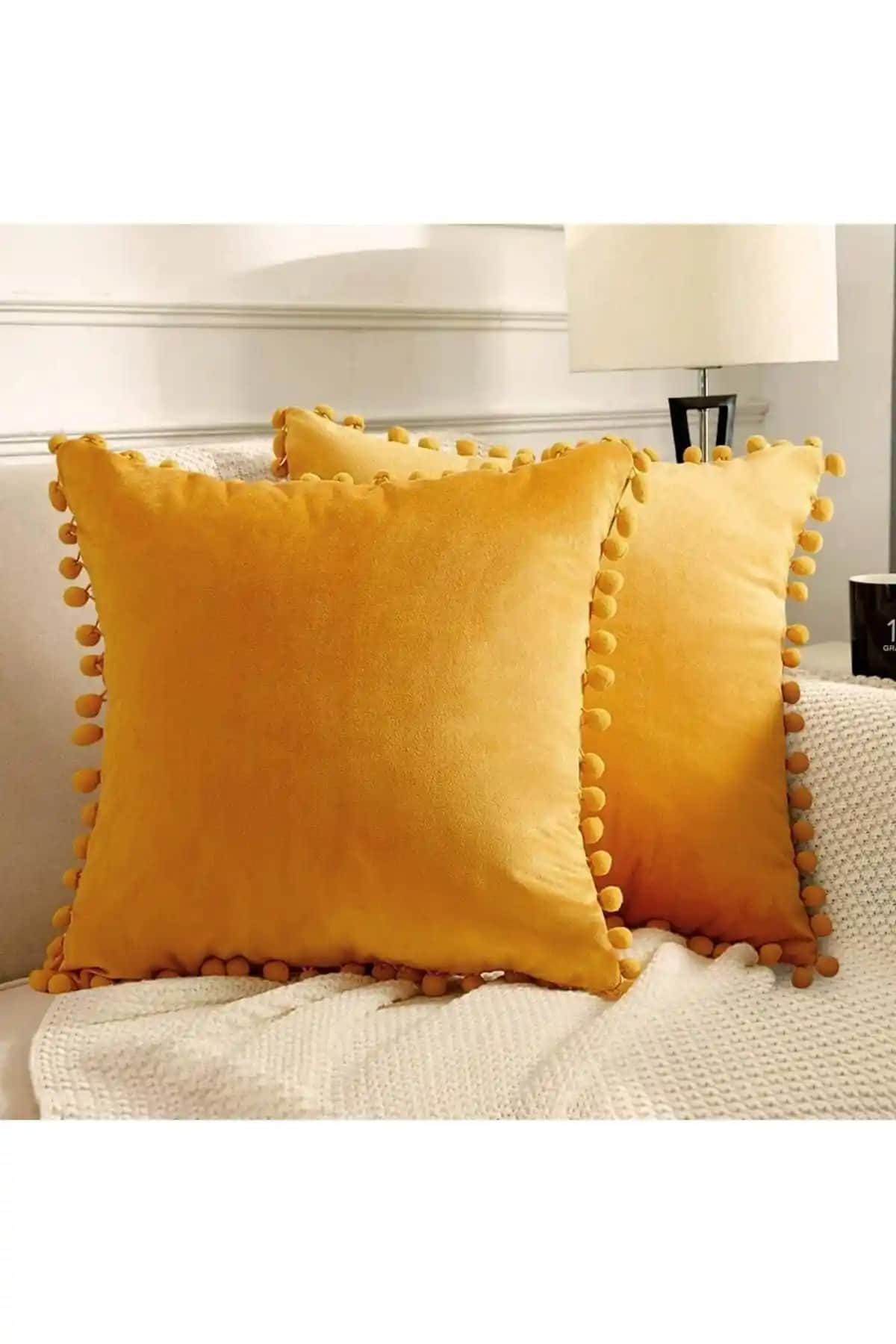 BC Home 2'li Hardal Renkli Minik Ponponlu Yuşak Dokulu Kırlent Kılıfı Seti