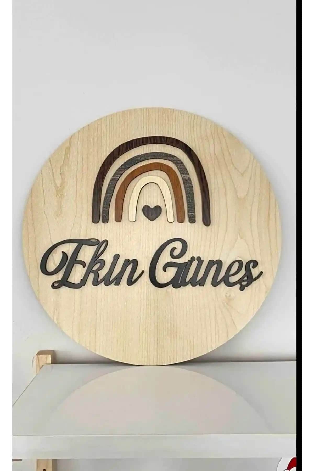 Bebek Odası Dekorasyonunda Gökkuşağı ve Hayvan Figürlü Kapı Süsleri Karşılaştırması