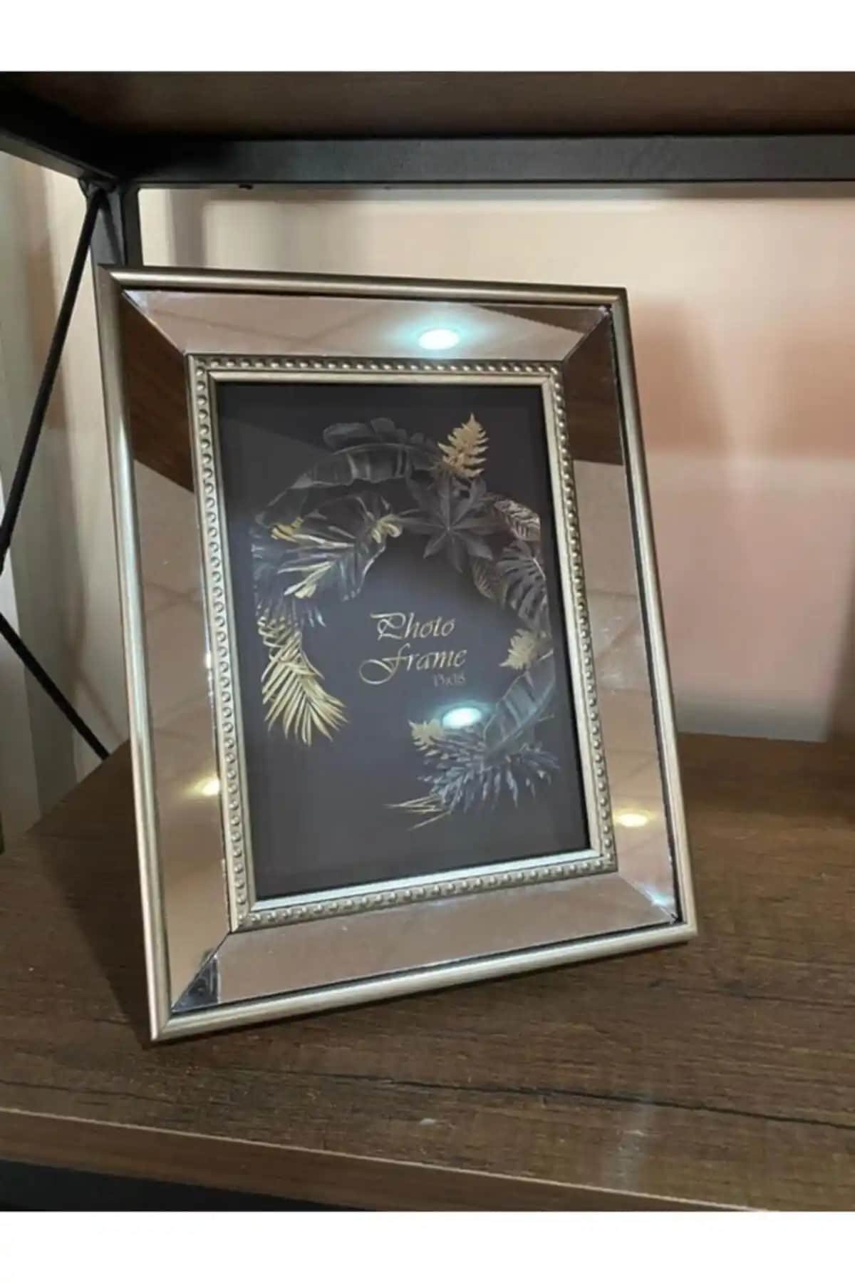 Bellarte Aynalı Çerçeve: Modern ve Hafif Tasarımıyla Dekorasyonunuza Şıklık Katın