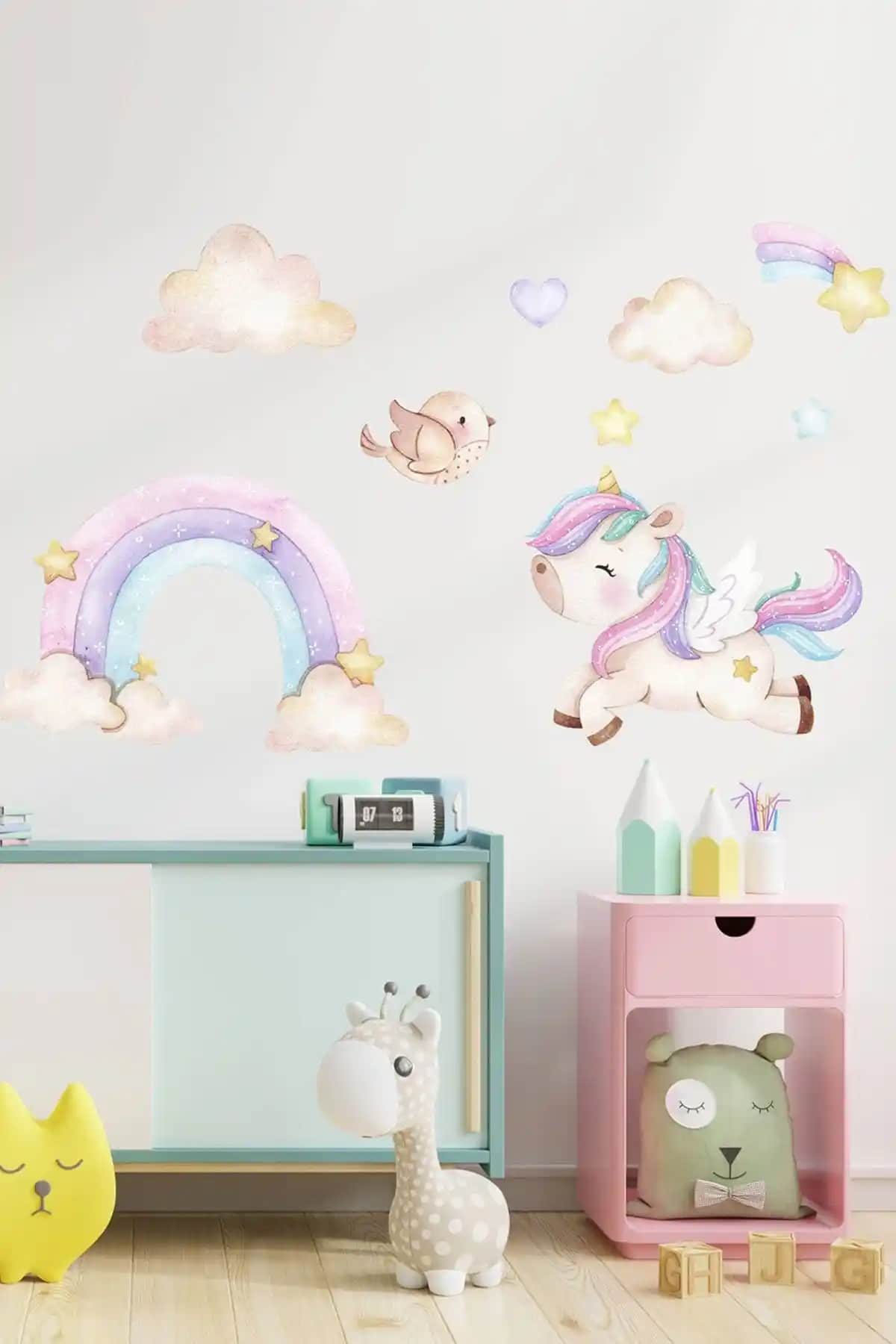 Çocuk Odası Dekorasyonunda Unicorn ve Balon Sticker Setleri Karşılaştırması