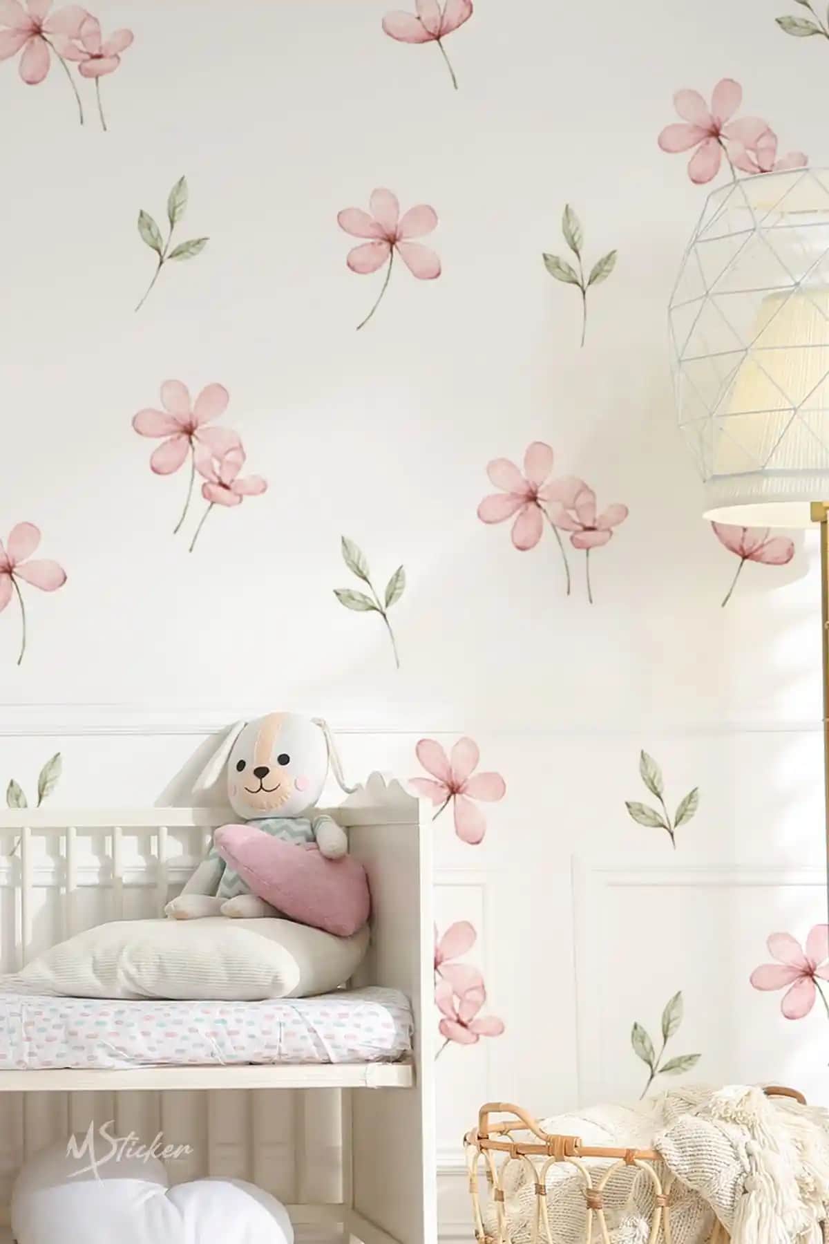 Çocuk Odası Süsleme İçin MSticker ve Sticker Ekspres Kelebekler Karşılaştırması