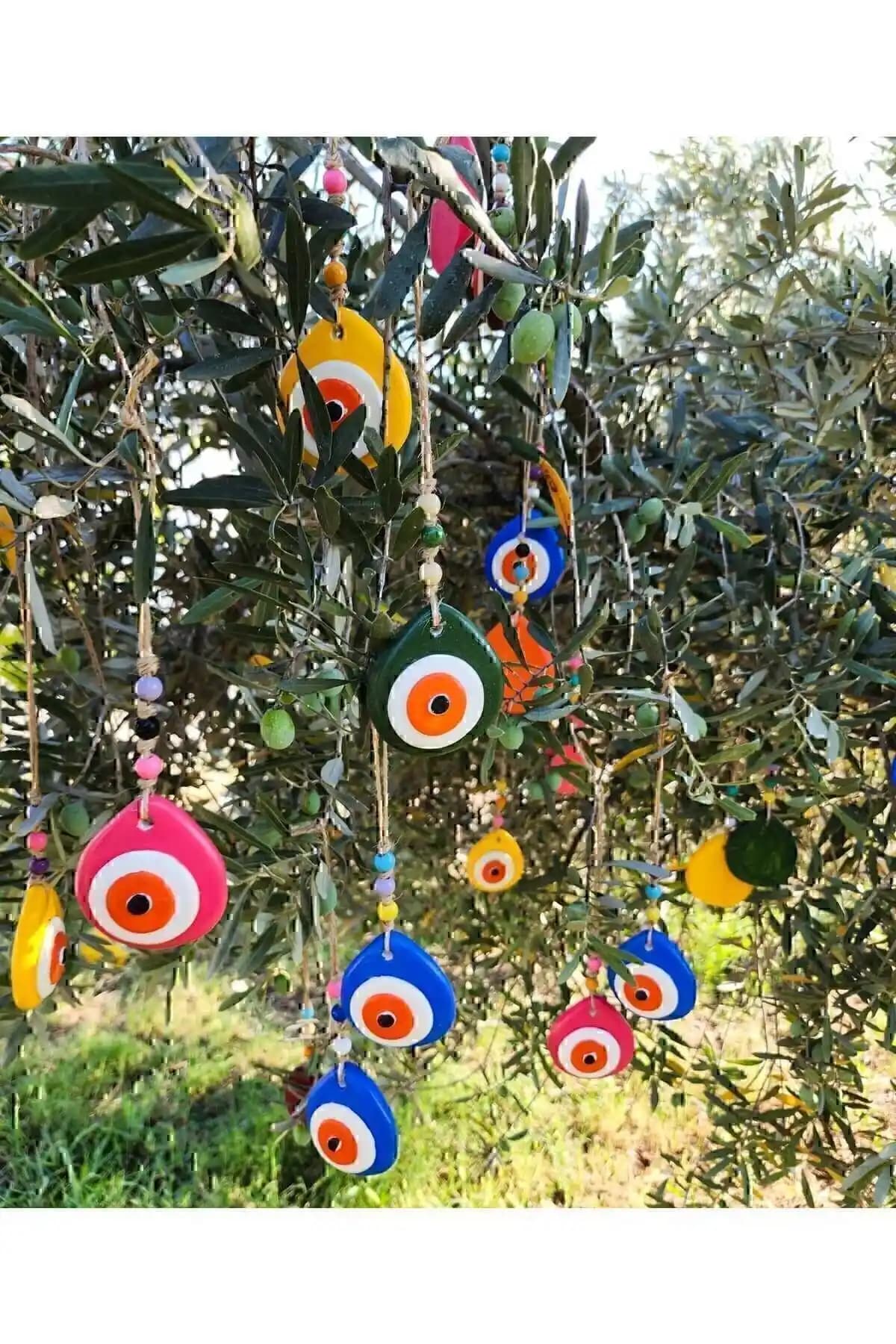 Ev ve Bahçe Dekorasyonunda Nazar Boncukları ve Bahçe Süsleri Karşılaştırması