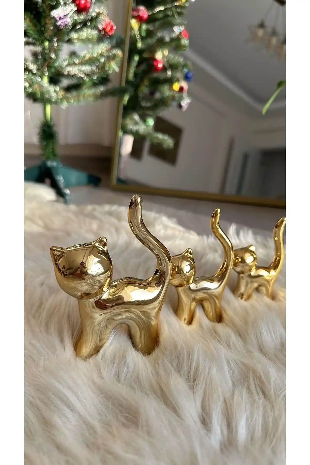 Genel Markalar 3’lü Gold Kedi Biblo Dekoratif Sunumluk ile Otantik ve Şık Ev Dekorasyonu