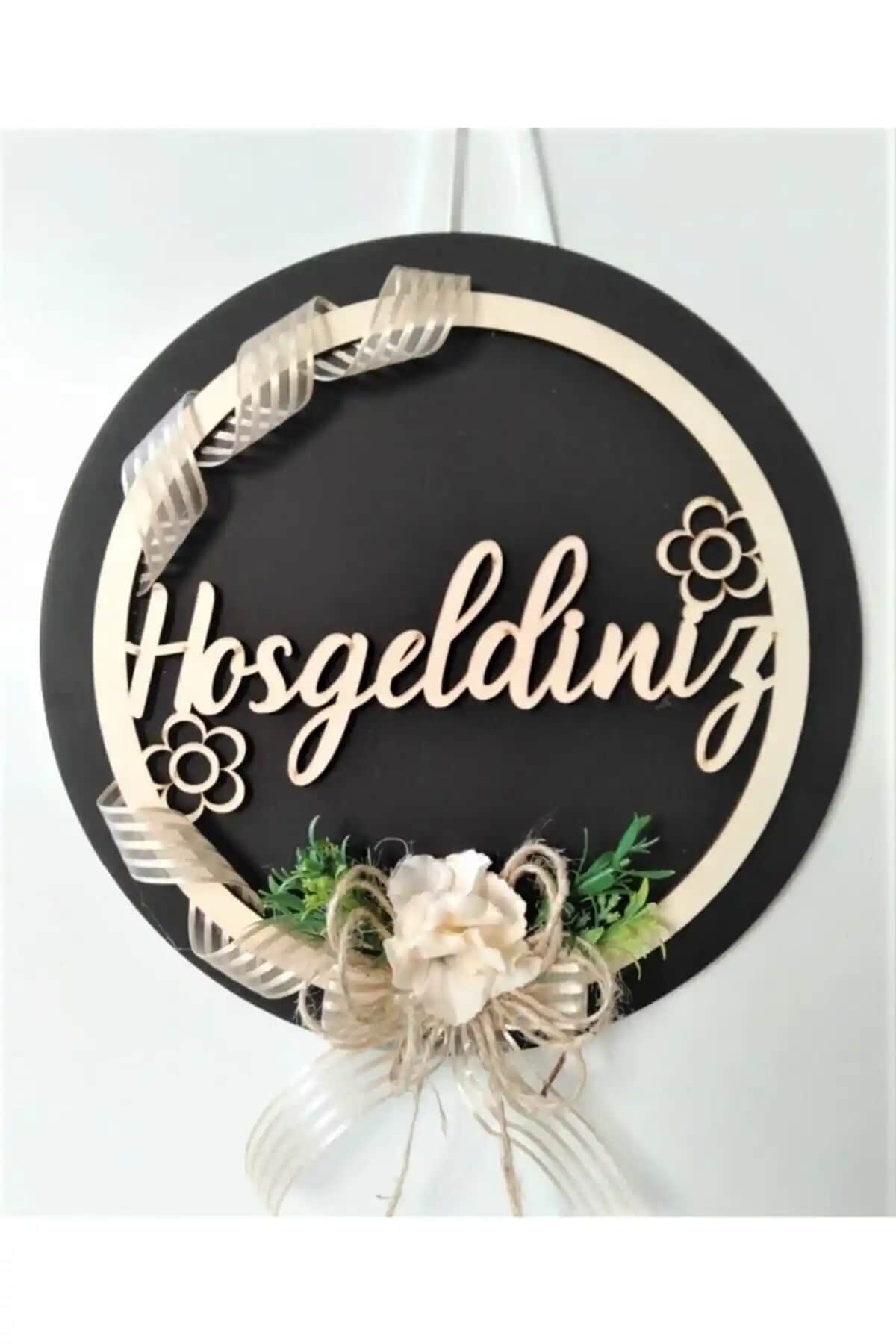 Kapı Süsleri Karşılaştırması: Baby Desing Trend ve DİA'S Reklam Ürünleri Analizi