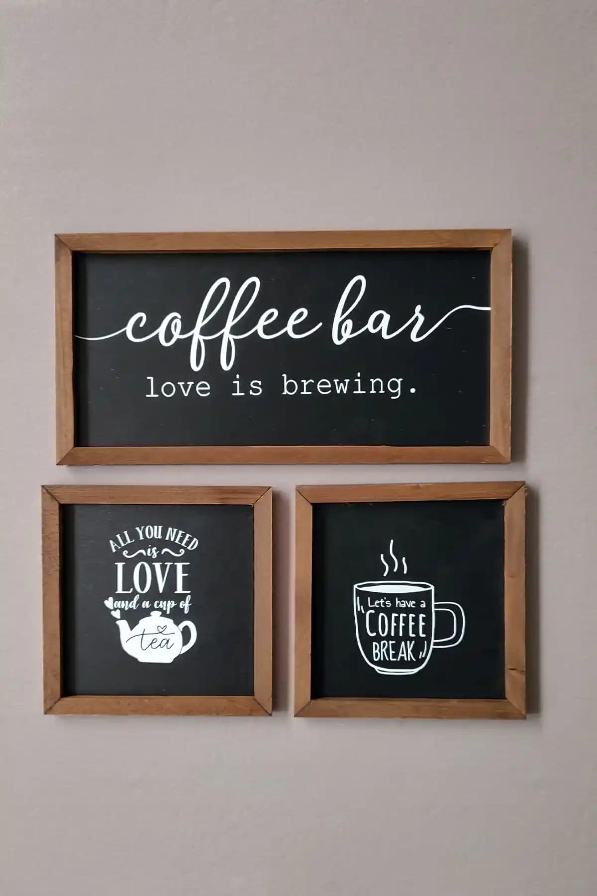 Modern Ahşap Duvar Panosu Seti - Şık ve Dayanıklı Dekorasyon Çözümü