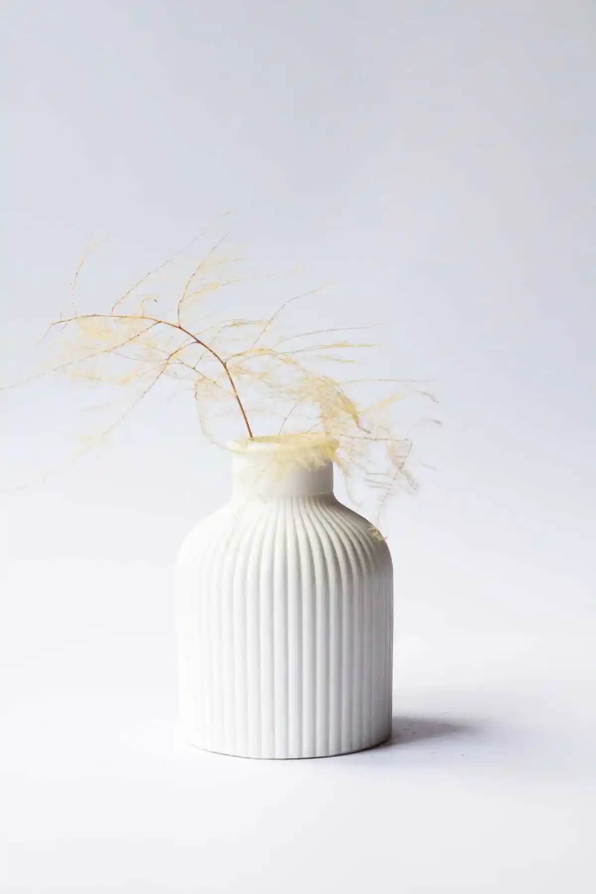 Modern ve Şık Beyaz Beton Biblo ile İç Mekan Dekorasyonunuza Zarif Dokunuşlar