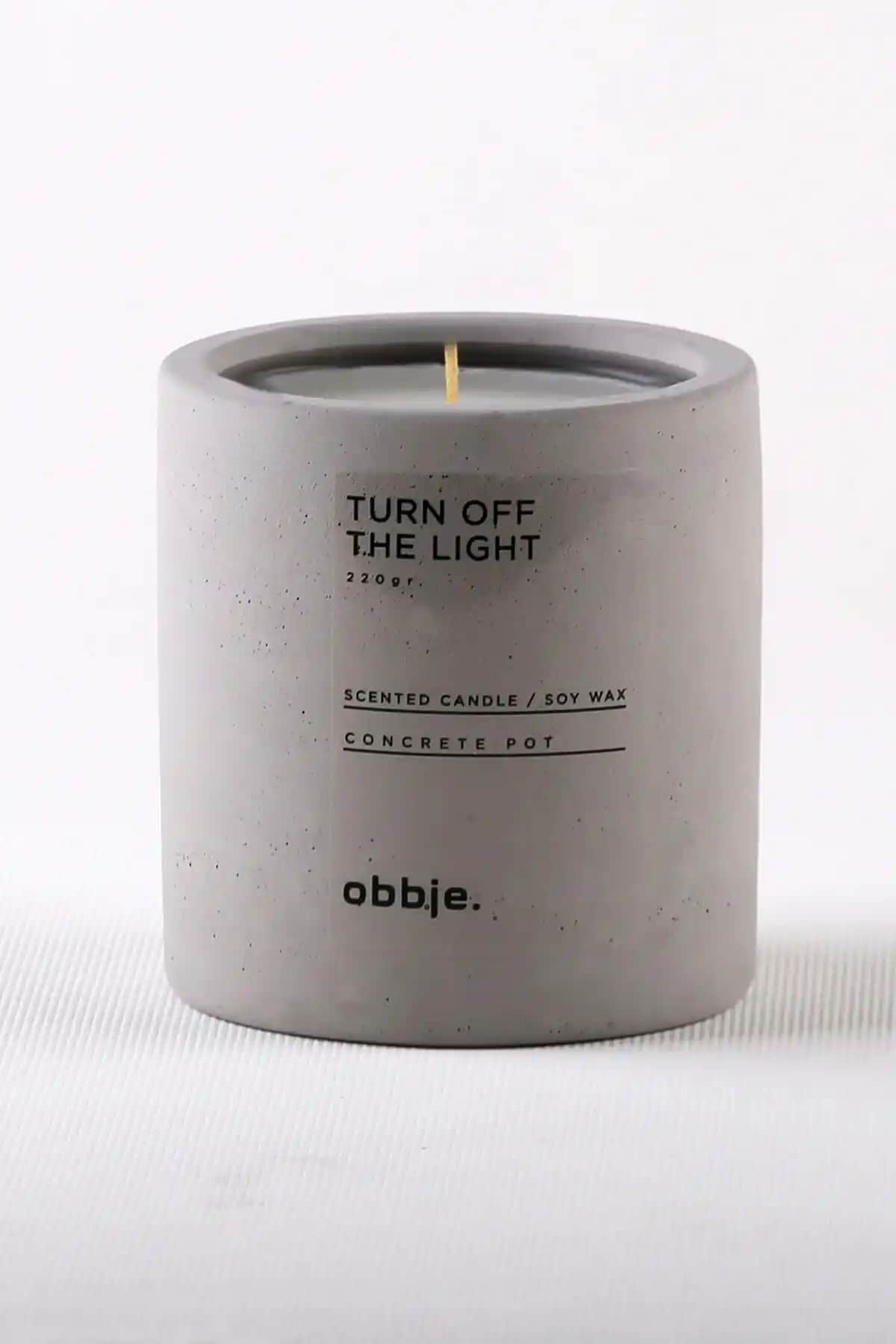 OBBJE Kakao ve Krema Kokulu Dekoratif Mum: Modern ve Şık Atmosfer Yaratıcı Tasarım