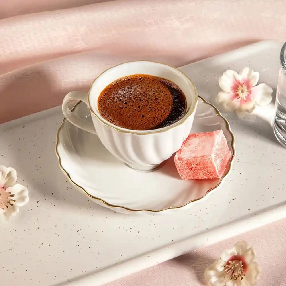 12 Parça Kahve Fincan Takımı ile Ev Dekorasyonunda Zarafetin Anahtarı