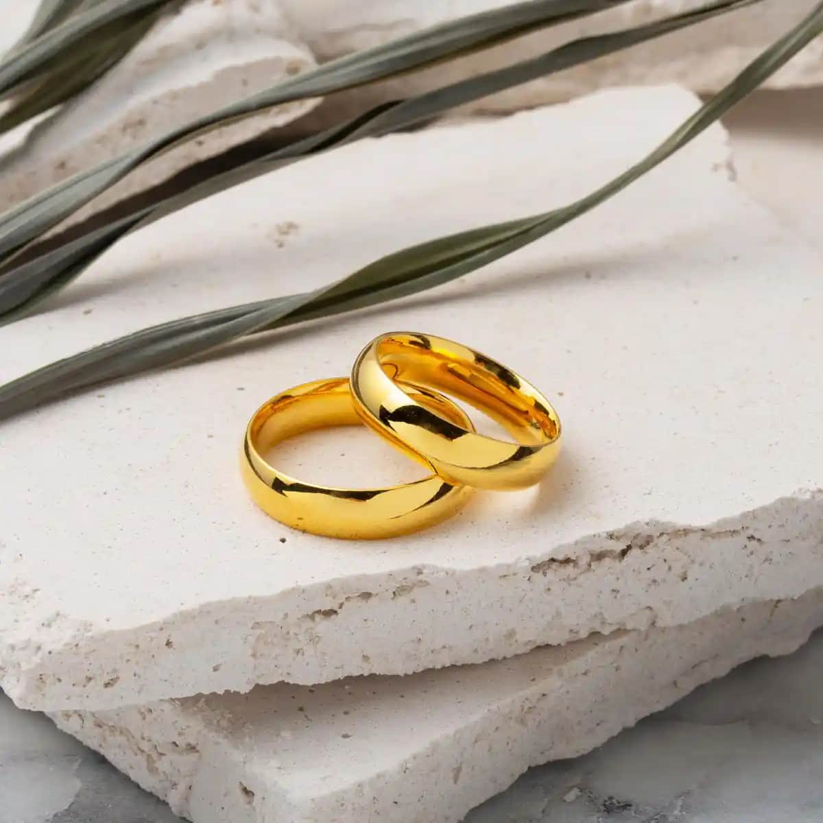 22 Ayar Klasik Alyans: Zarafetin ve Anlamın Buluştuğu Evlilik Yüzüğü Seçenekleri