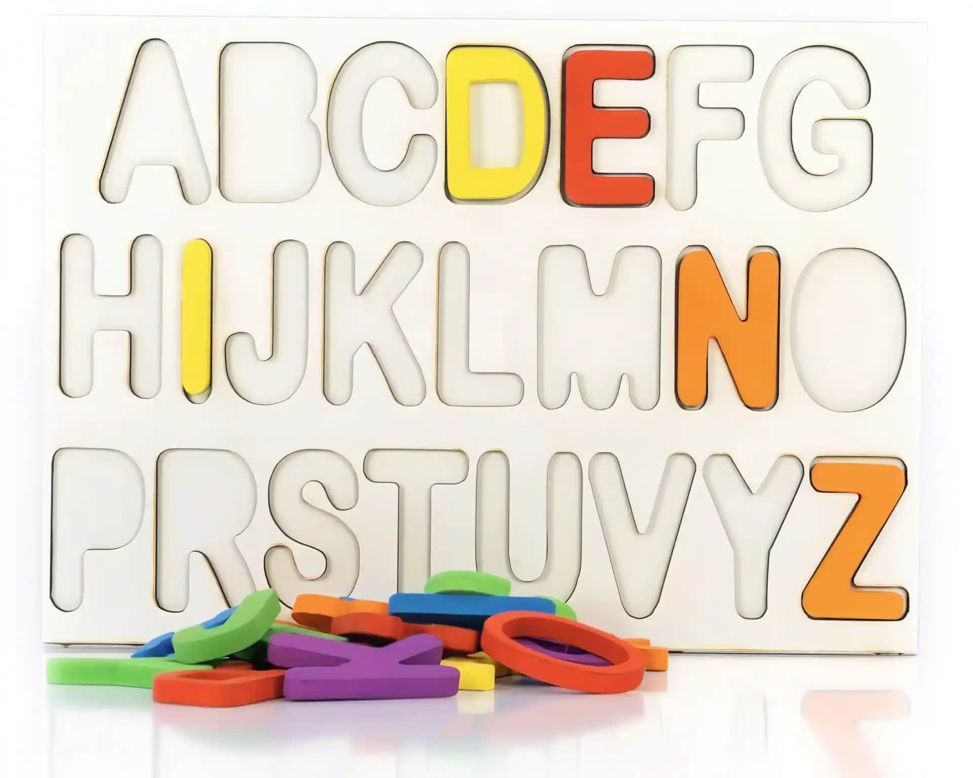 Ahşap Alfabe Puzzle ile Çocuklar İçin Eğitici ve Dekoratif Oyun Seçenekleri