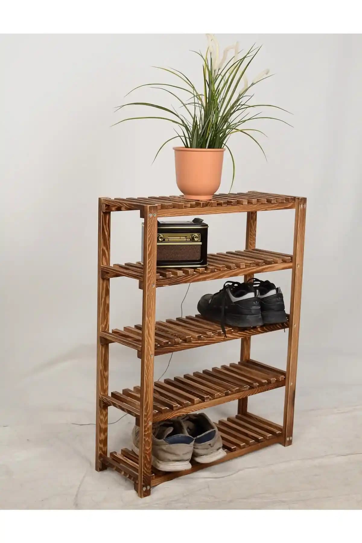 Ahşap Ayakkabılık Seçimi ve Bakımı: Ev Dekorasyonunda Doğal ve Şık Çözümler