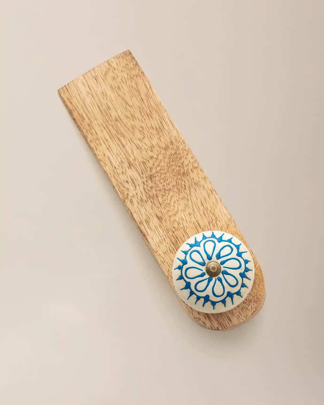 Ahşap Kapı Stoperleri: Dekoratif ve İşlevsel Çözümleler Ev ve Ofis Dekorasyonunda