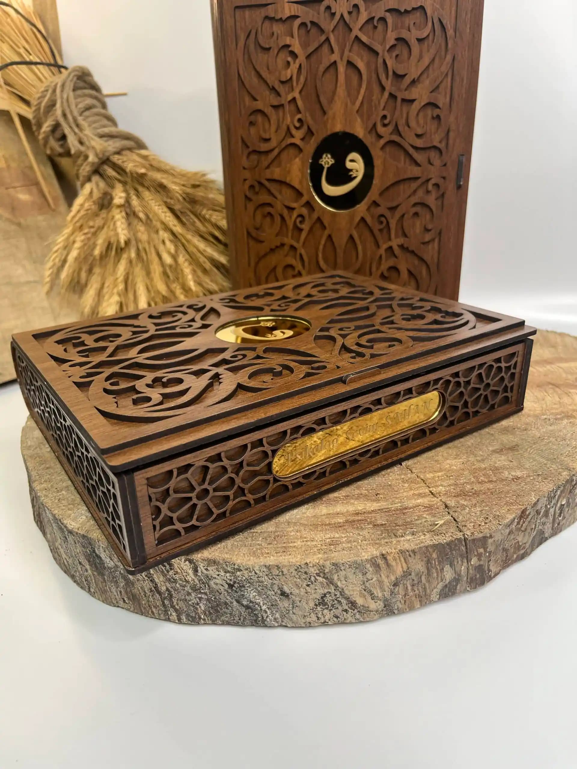 Ahşap Kur'an Kutuları: Geleneksel Zarafet ve Fonksiyonellik Bir Arada