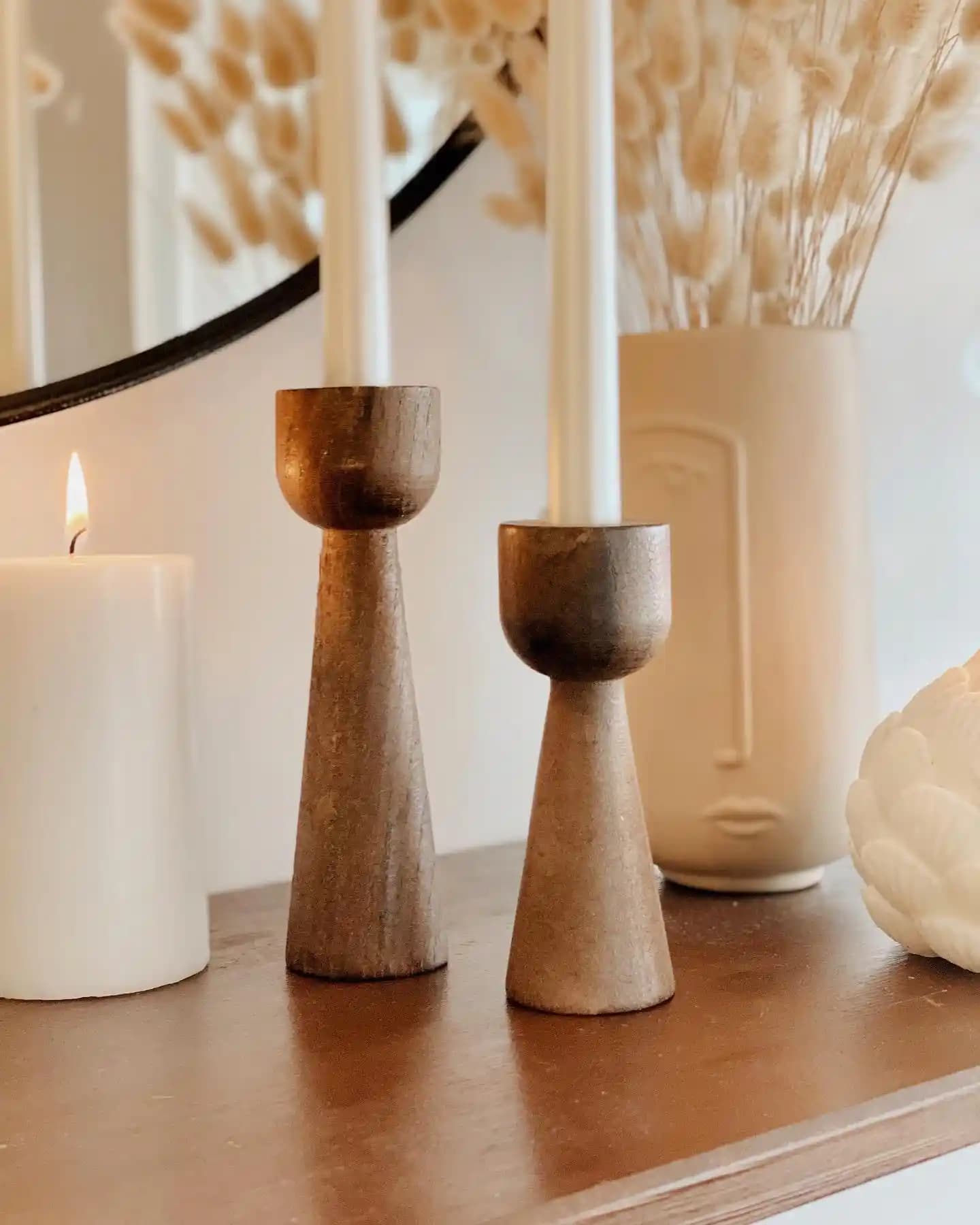 Ahşap Mumluklar ile Dekorasyonda Doğal ve Sıcak Atmosfer Yaratma Rehberi