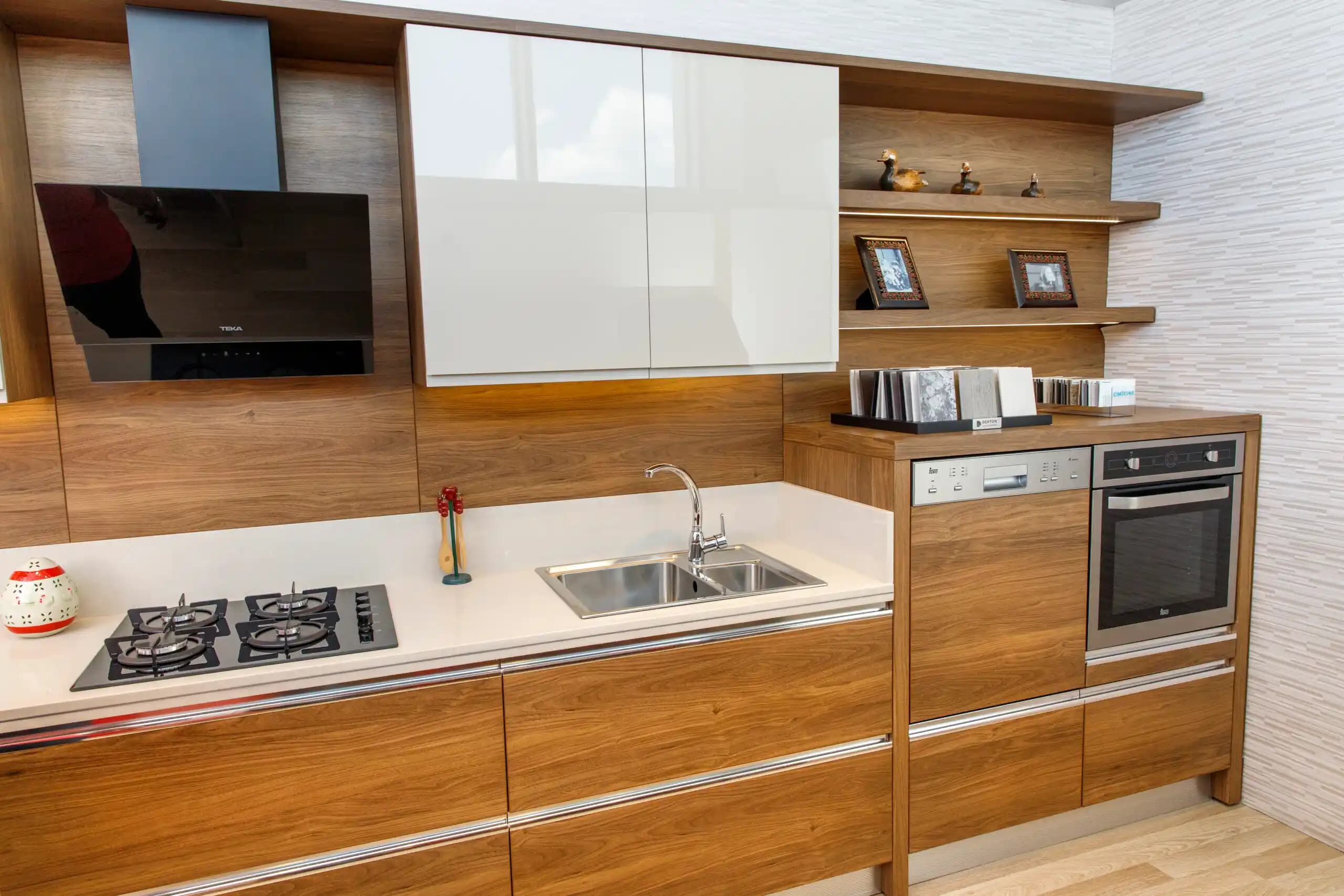 Ahşap Mutfak Dekorasyonu: Doğal ve Şık Bir Tasarım İçin İpuçları ve Avantajlar