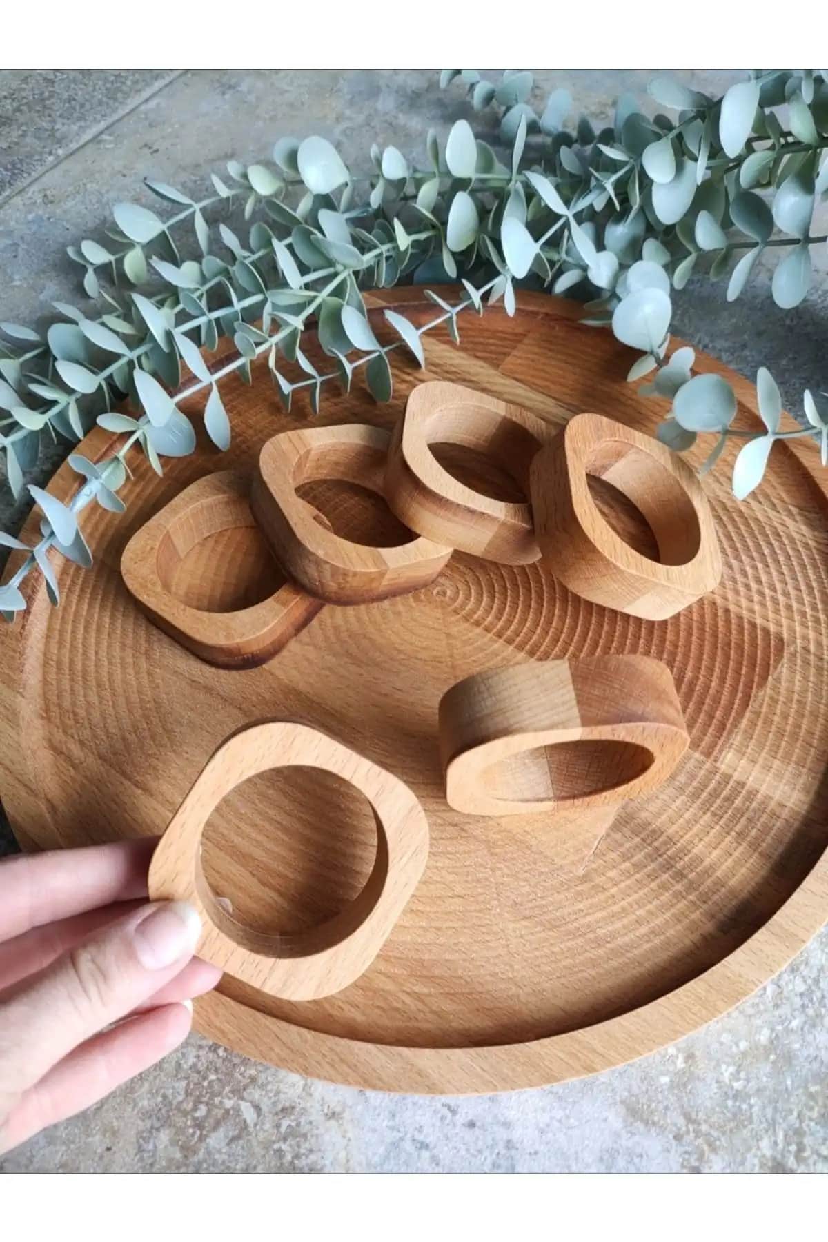 Ahşap Peçete Halkası ile Dekorasyonunuza Doğal ve Şık Bir Dokunuş Katın