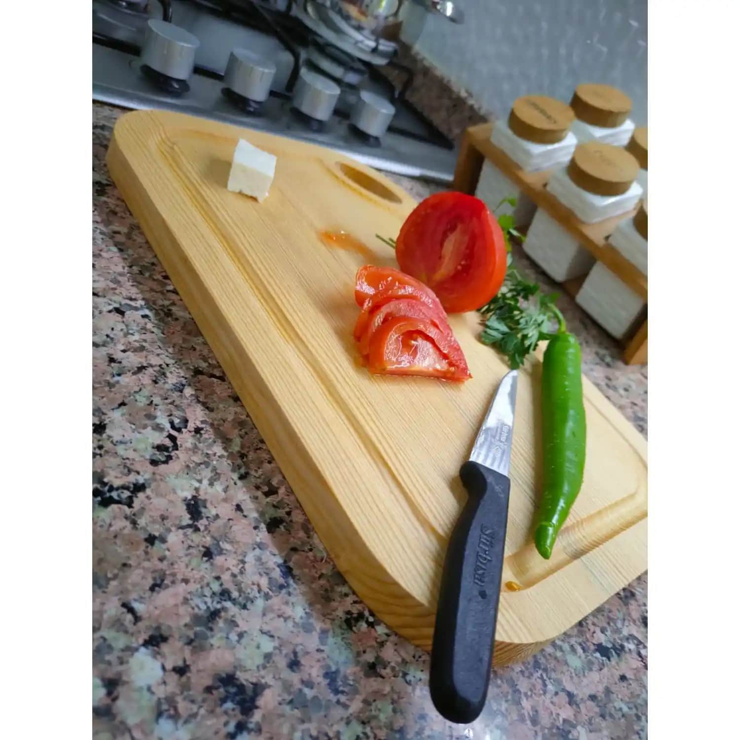 Ahşap Salata Tahtası: Estetik ve Dayanıklı Mutfağınıza Şıklık Katın