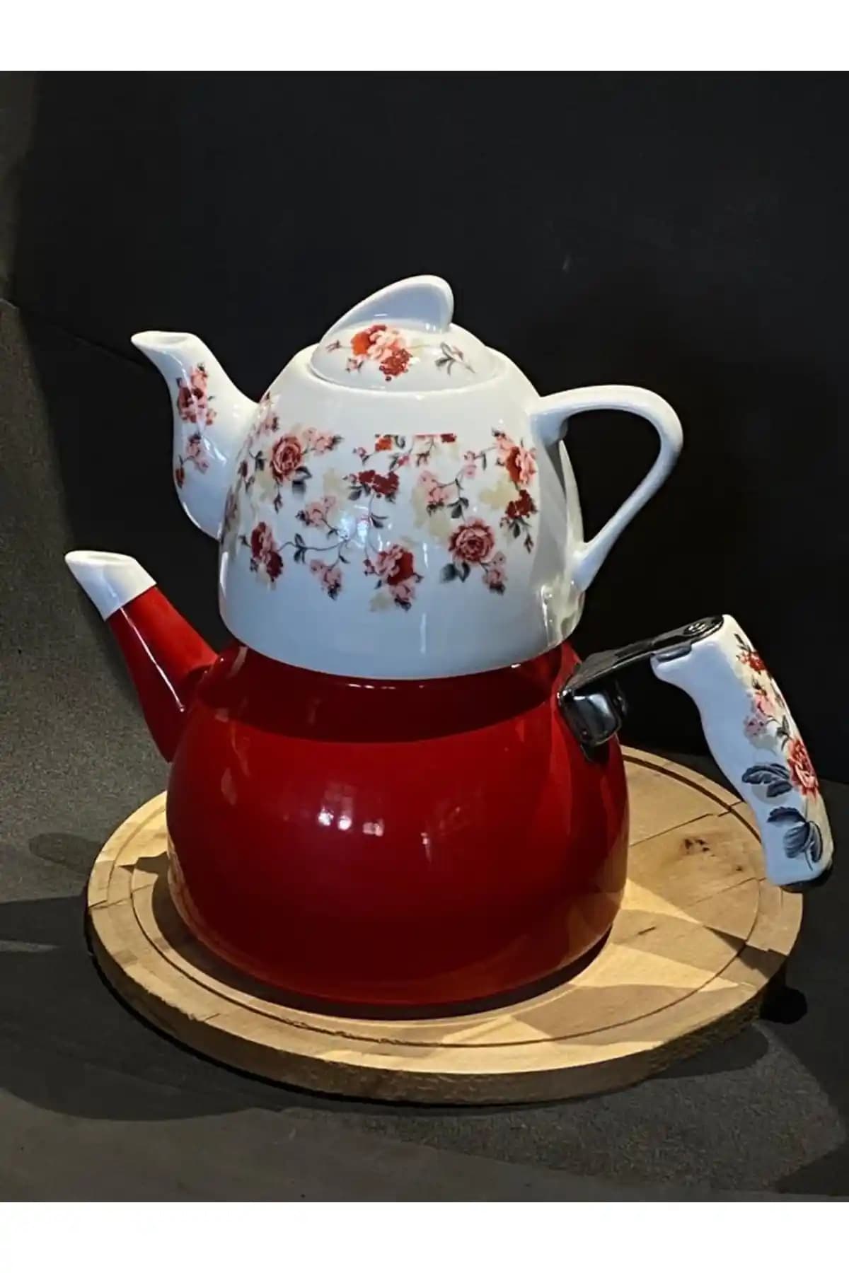 Alt Üst Porselen Çaydanlıklar Dekorasyonda Zarafet ve Fonksiyonelliğin Buluşması