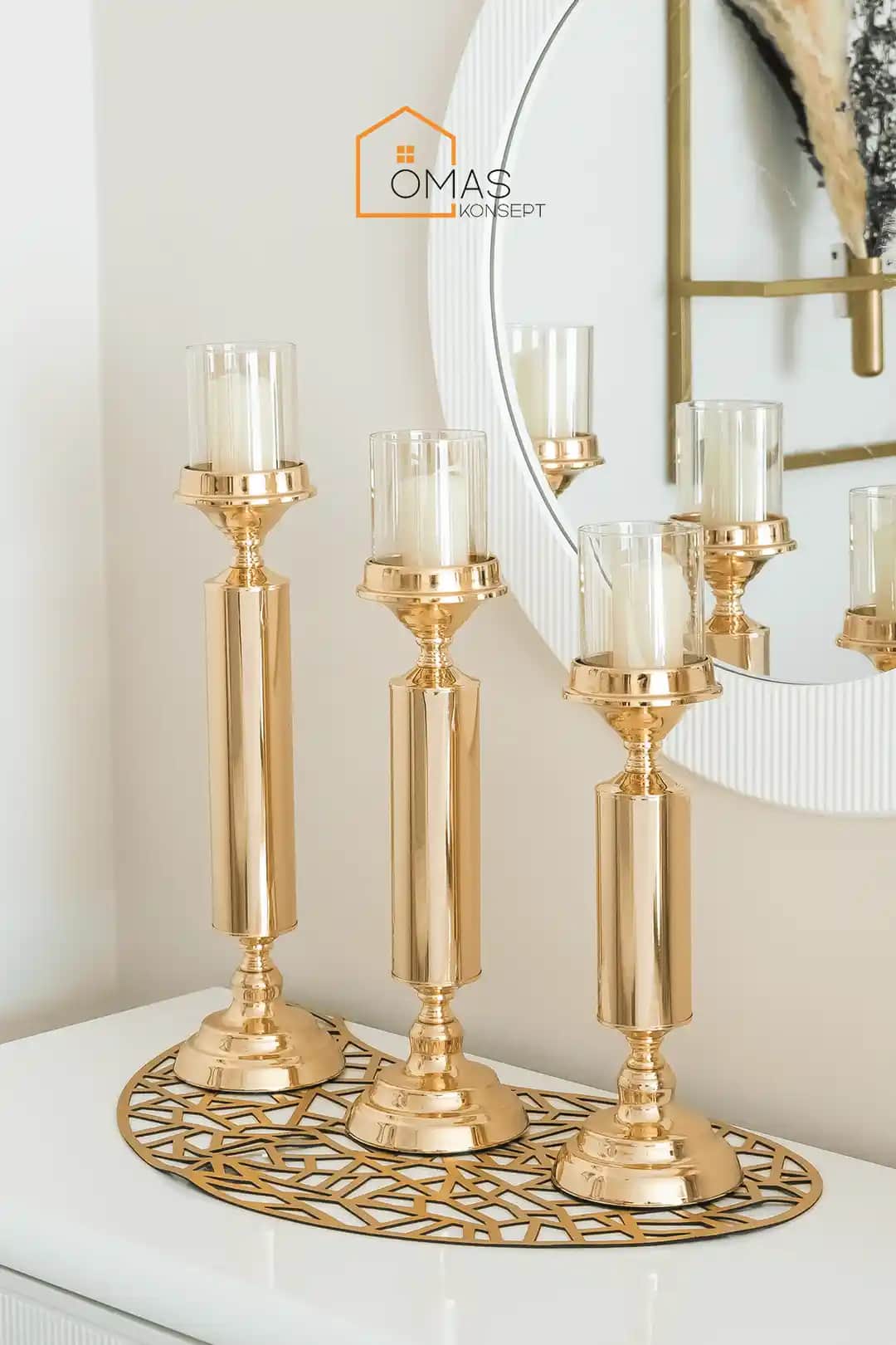 Altın Şamdanlar Dekorasyonda Zarafet ve Lüksün Simgesi Oluyor