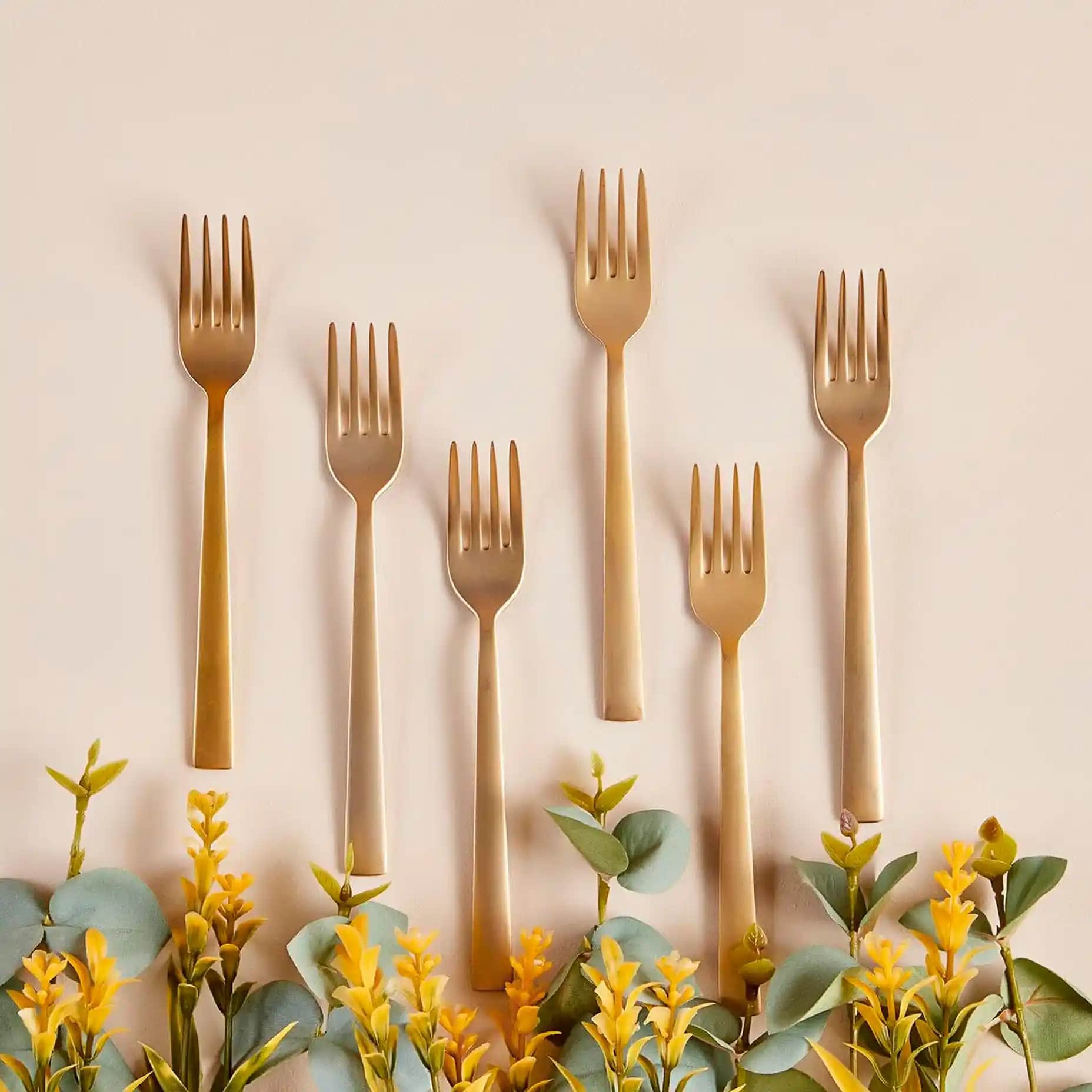 Altın Tatlı Çatalı ile Şık ve Zarif Masa Düzeni İçin En İyi Seçenekler