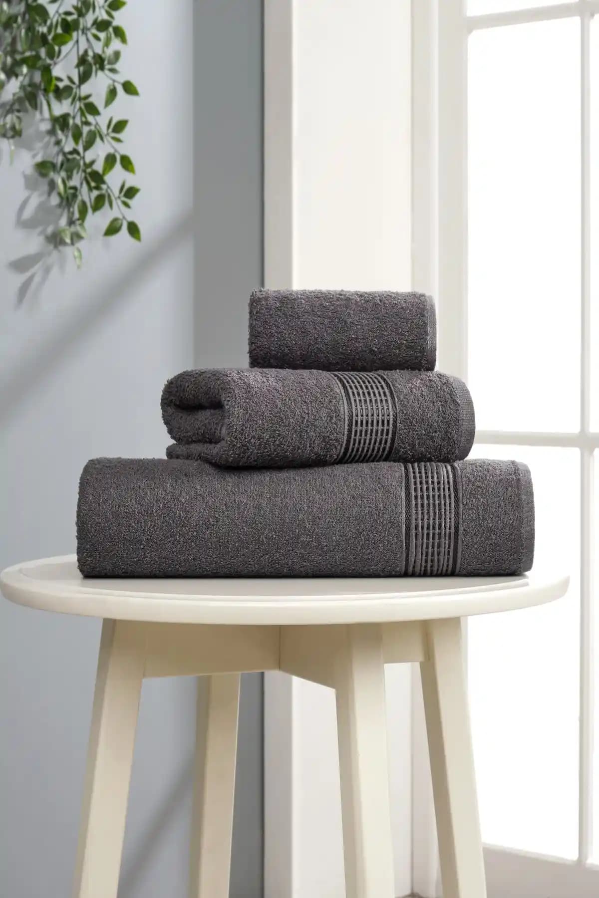 Antrasit Havlu ile Modern ve Şık Dekorasyon Çözümleri 2023