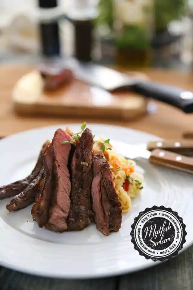 Antrikot Sunumu İçin Estetik ve Fonksiyonel Sunum Tabağı Seçenekleri