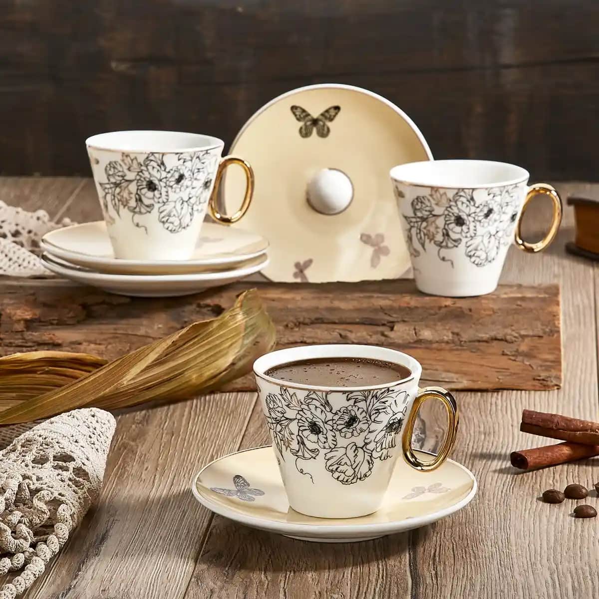 Aryıl<dı>z Royal Queen Kahve Fincanı ile Dekorasyonda Zarafet ve İşlevsellik Bir Arada