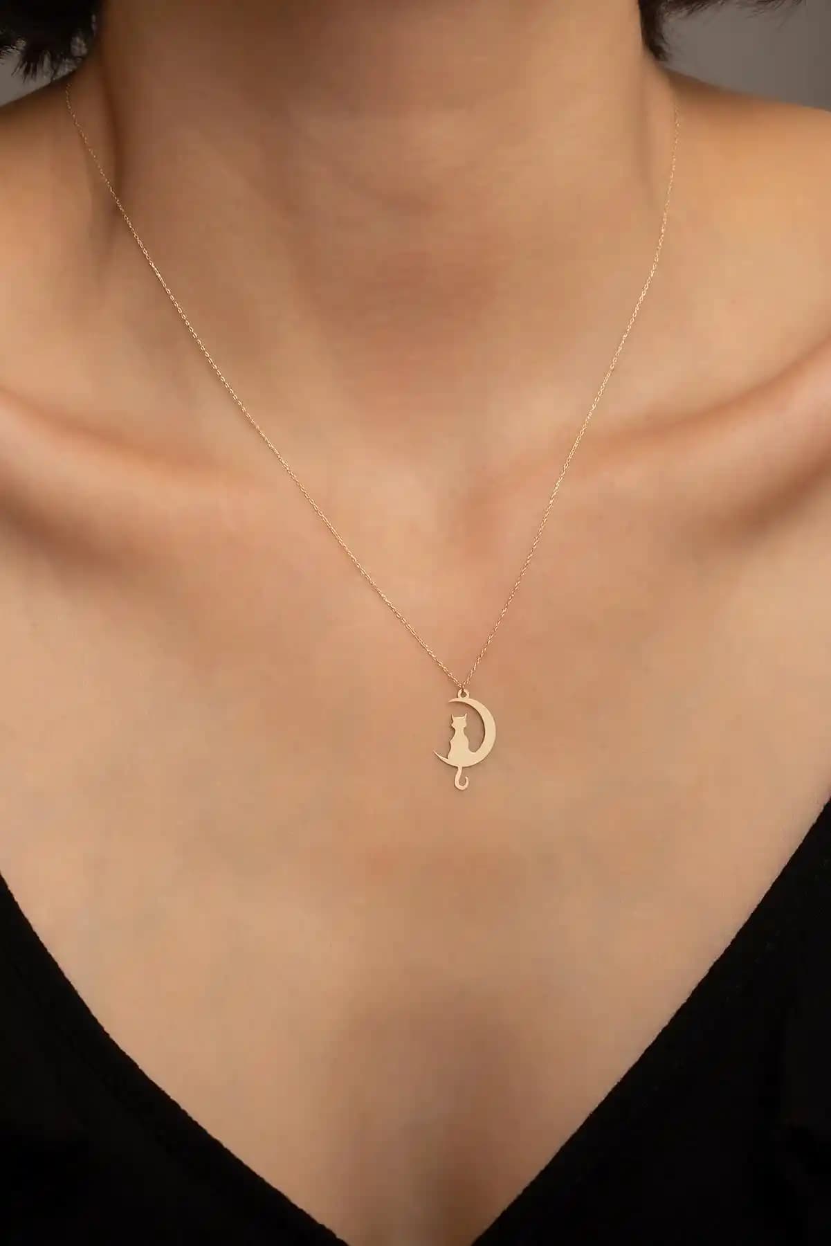 Ay Kolye ve Dekorasyonda Kullanım İpuçları: Estetik ve Anlamlı Dokunuşlar