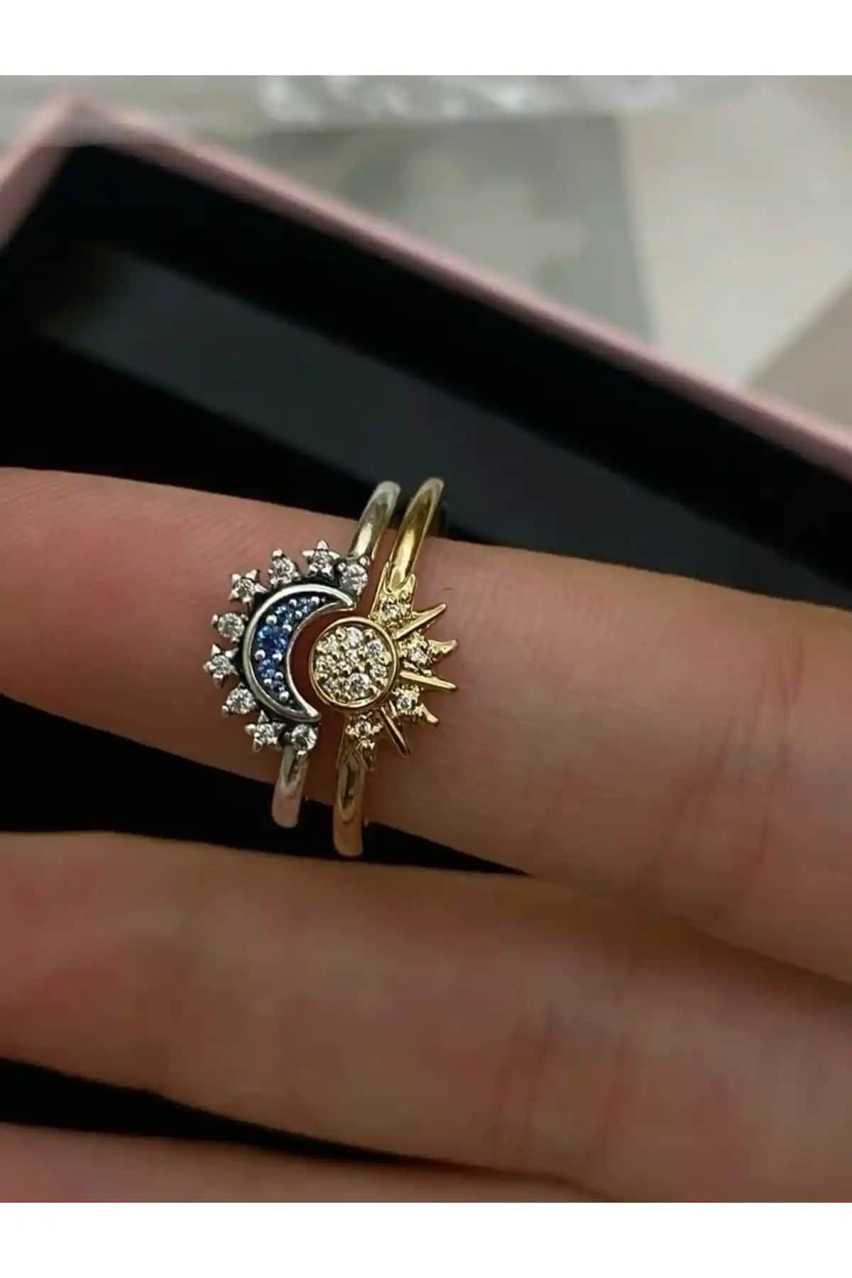 Ay Yüzükleri ile Dekorasyonda Zarafet ve Mistik Hava Katma Yöntemleri