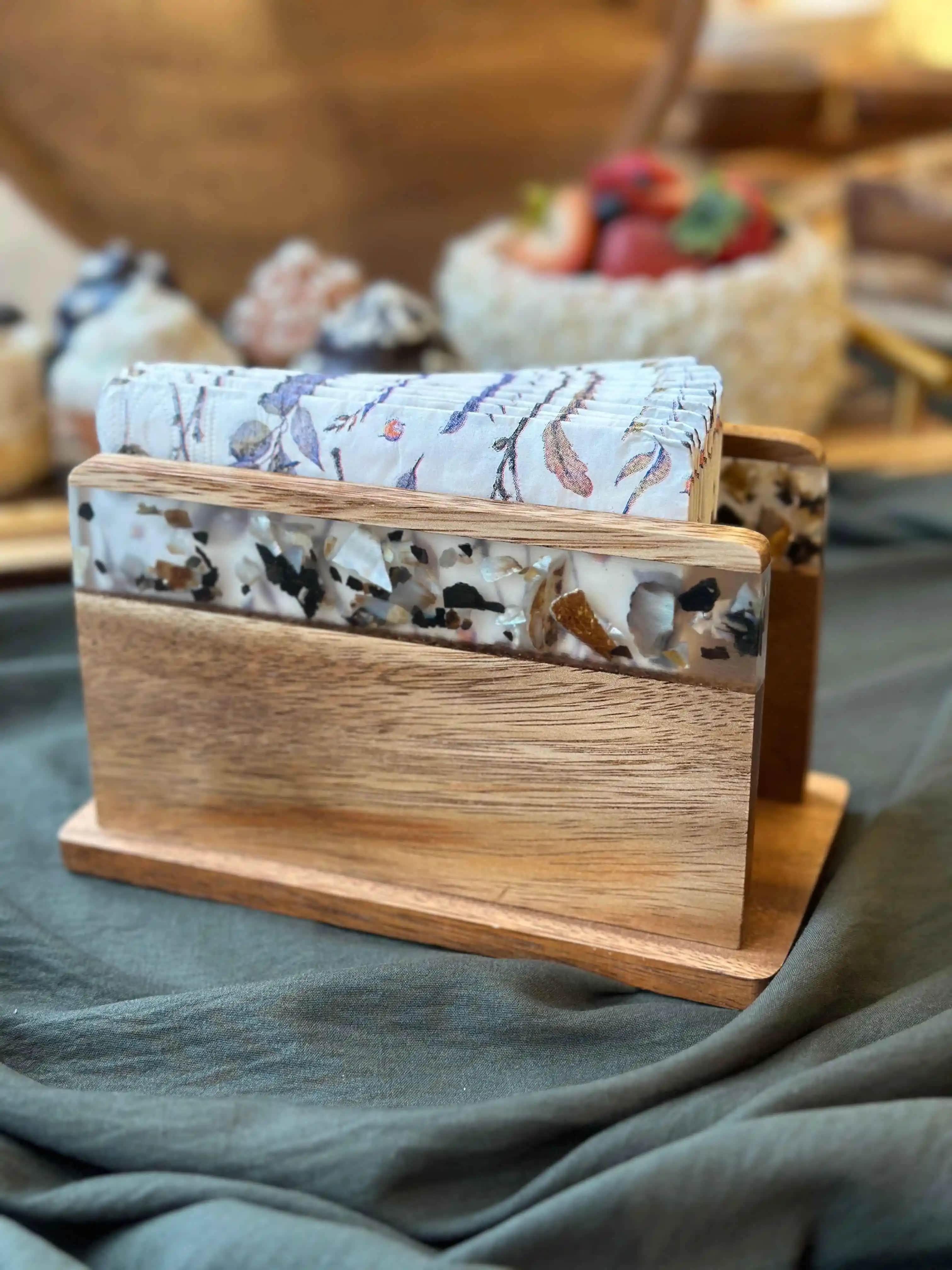 Ayaklı Peçetelikler: Modern Dekorasyonda Hem Fonksiyon Hem Estetik Bir Seçenek