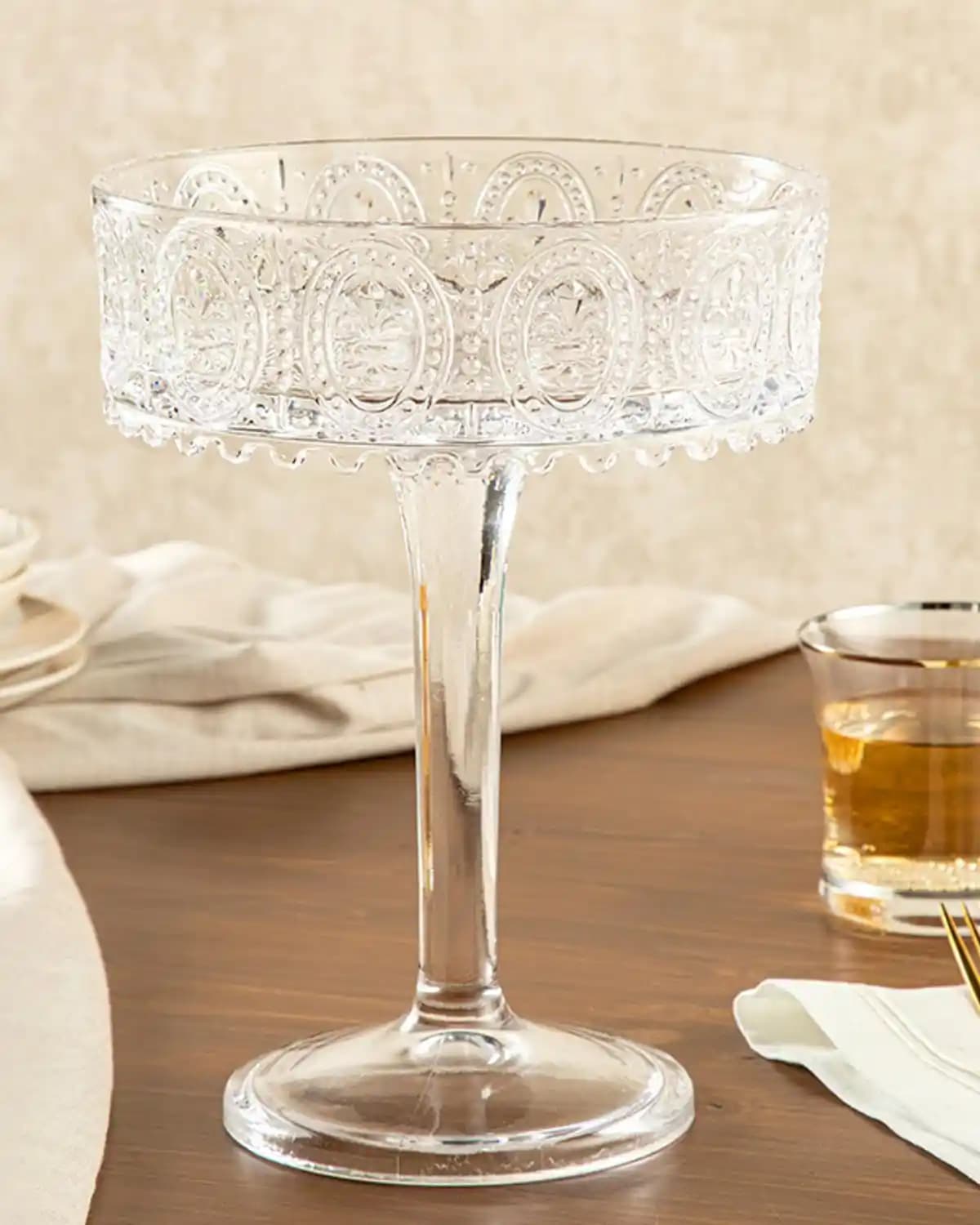 Ayaklı Sunum Kasesi ile Dekorasyon ve Sunumda Estetik ve İşlevsellik Artırma