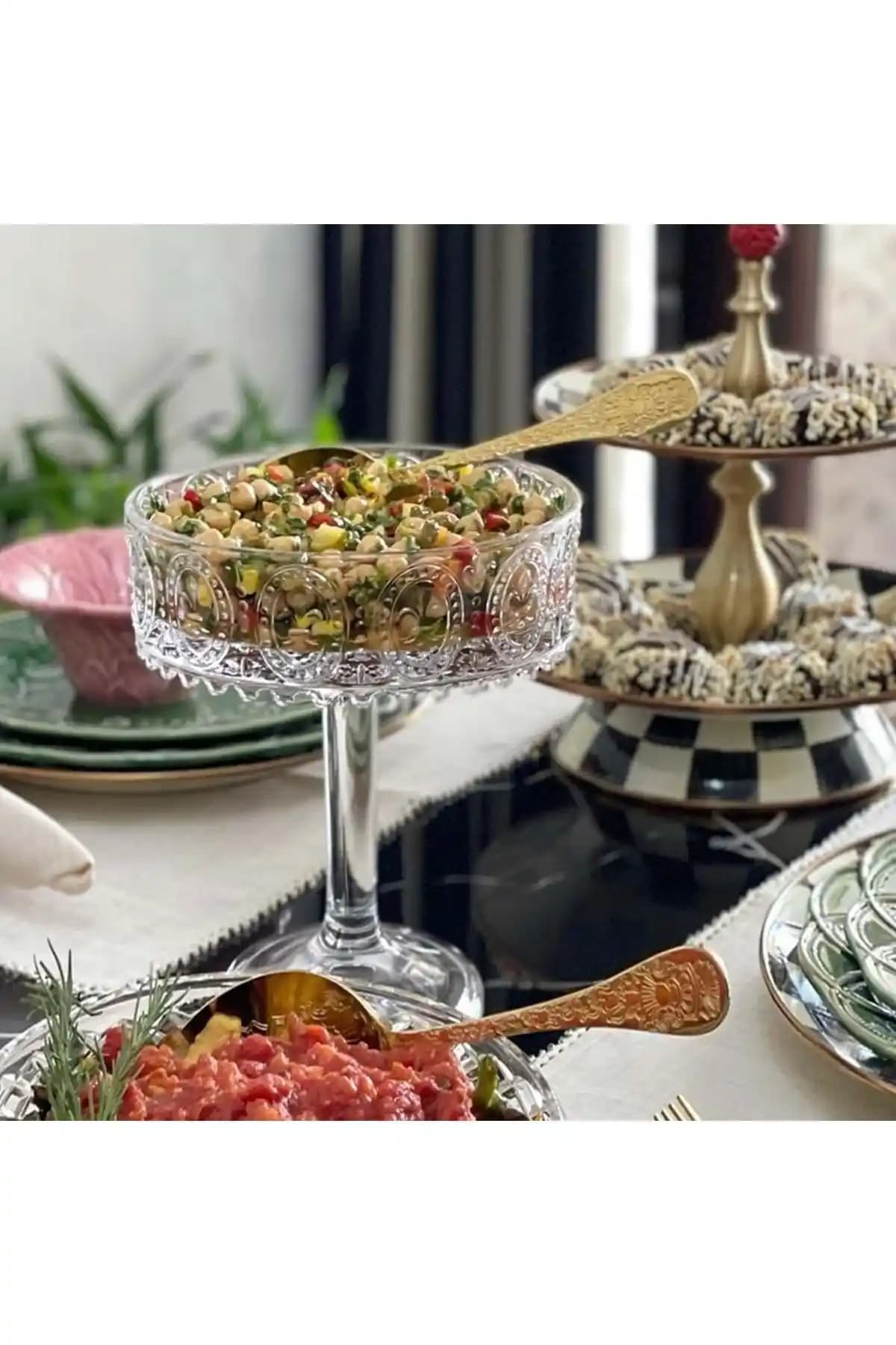 Ayaklı Sunumlar ile Modern Dekorasyon ve Fonksiyonellik Çözümleri