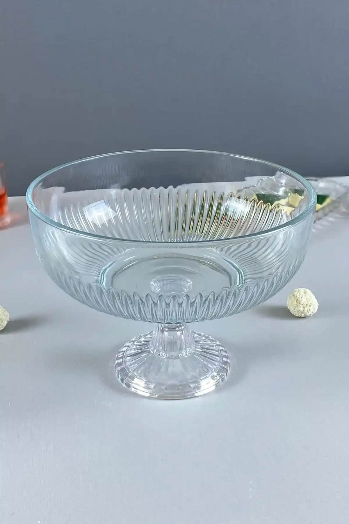 Ayaklı Sunumluk Kase Nedir ve Dekorasyonda Nasıl Kullanılır