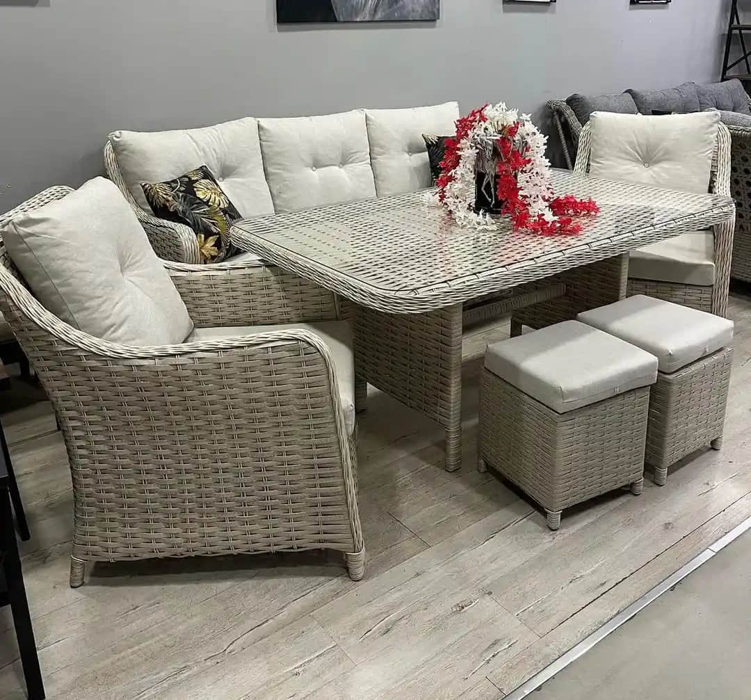 Bahçe Dekorasyonunda Rattan Oturma Grupları: Doğal ve Dayanıklı Seçenekler