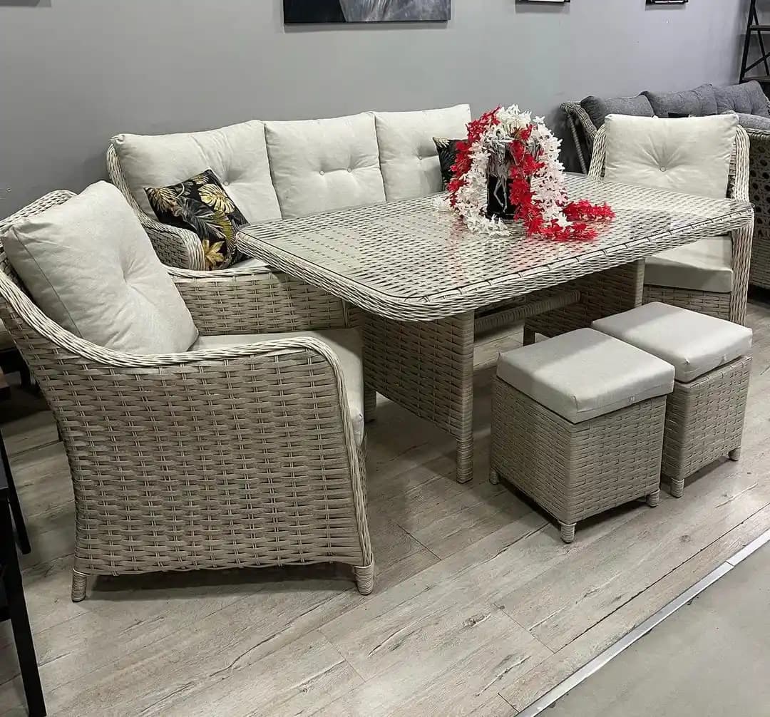 Bahçe Dekorasyonunda Rattan Oturma Grupları: Doğal ve Dayanıklı Seçenekler