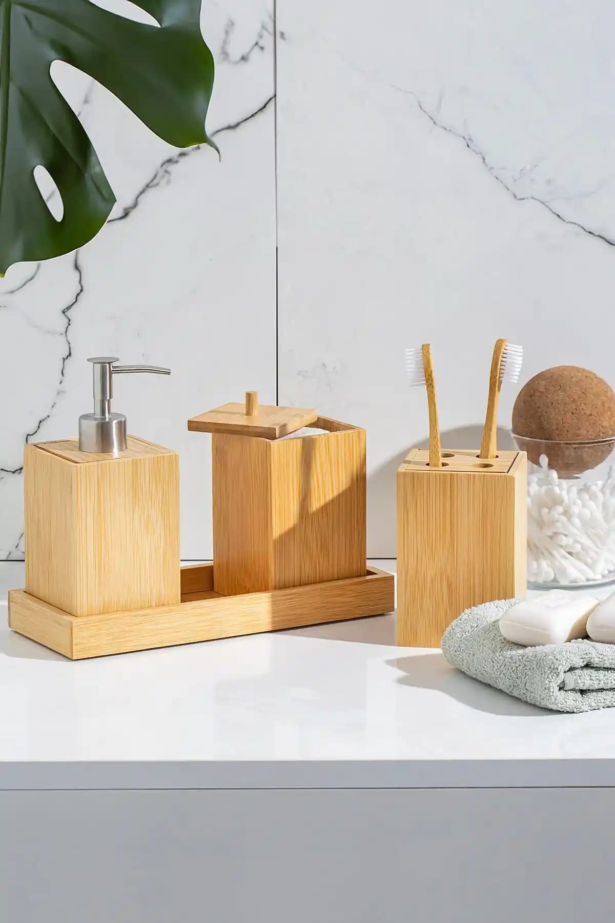 Bambu Banyo Setleri ile Doğal ve Şık Banyo Dekorasyonu Yaratmanın Yolları