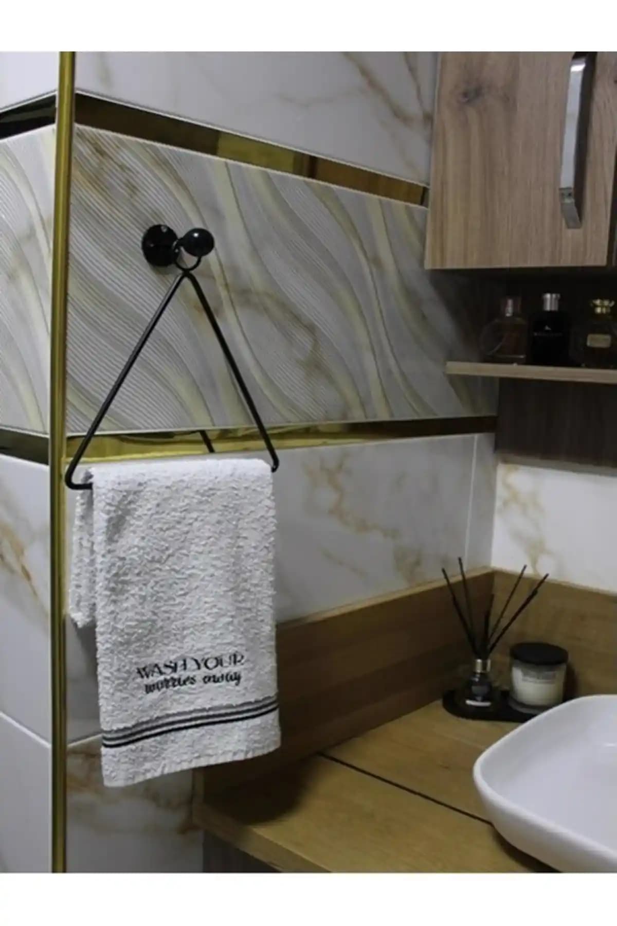 Banyo Dekorasyonunda İşlevsellik ve Estetiğin Uyumuyla Havluluk Seçenekleri