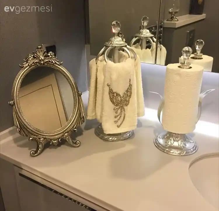 Banyo Dekorasyonunda Şıklık ve Fonksiyonelliği Artıran Modern Objeler ve Trendler