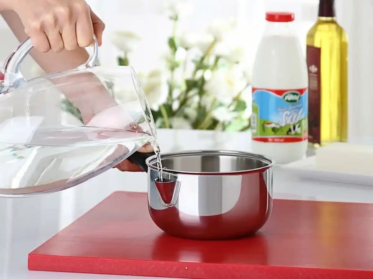 Benmari Tenceresi: Mutfakta Kontrollü Isıtma ve Estetik Tasarımın Anahtarı