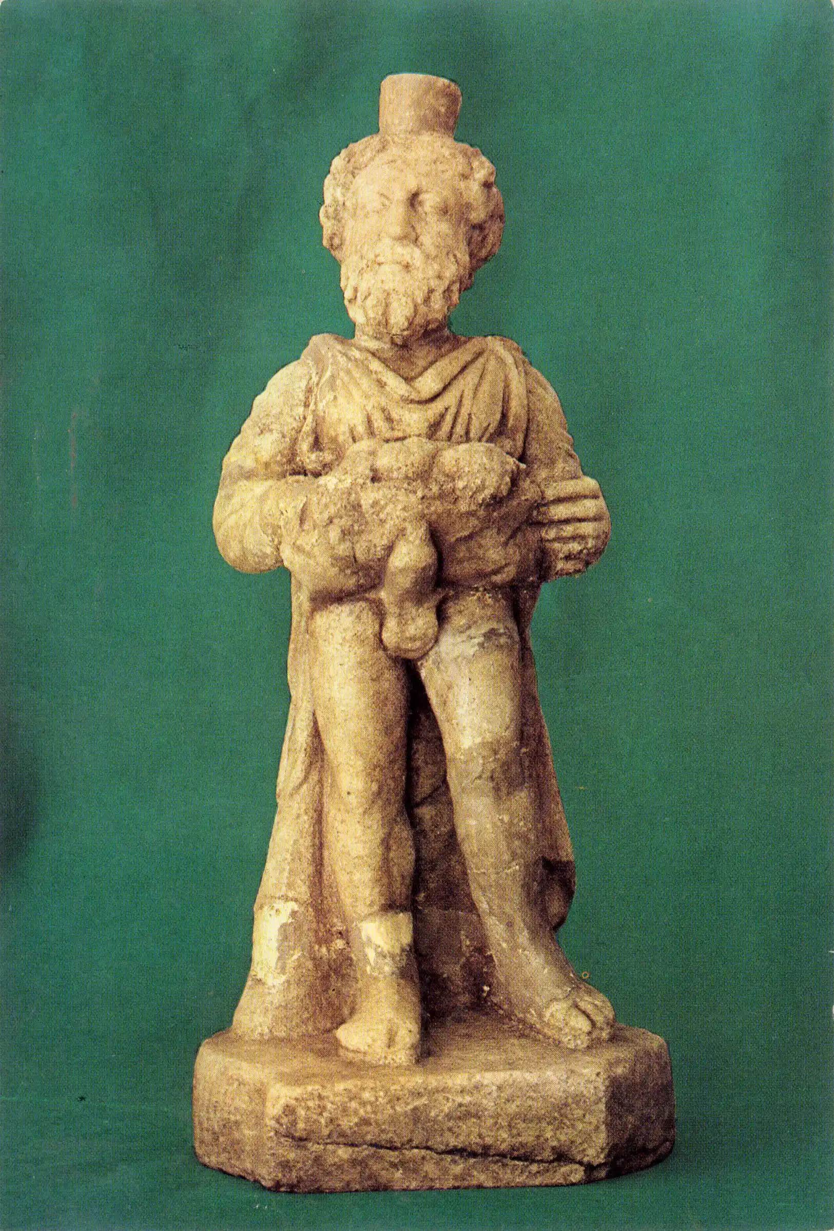 Bereket Tanrısı Heykeli ile Dekorasyonda Mitolojik ve Sembolik Bir Dokunuş