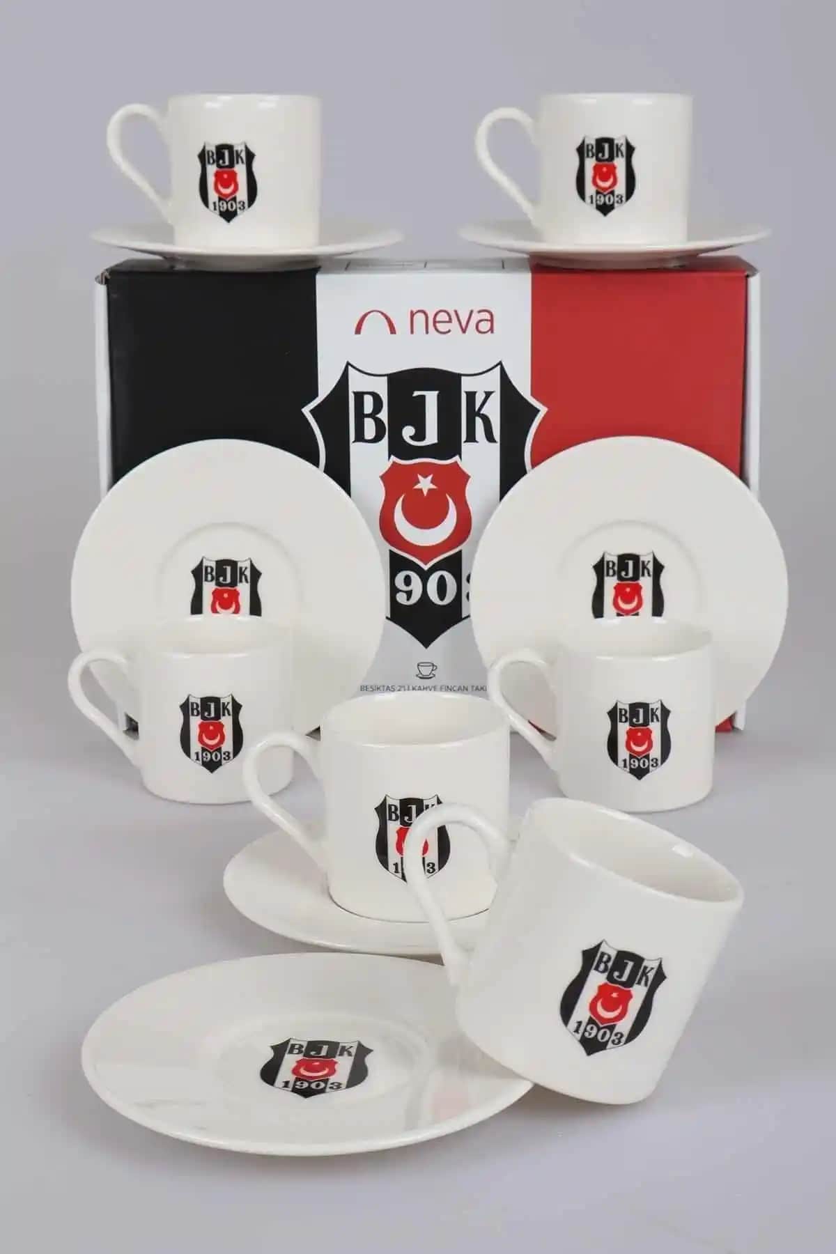 Beşiktaş Temalı Fincanlar ve Dekorasyon Ürünleriyle Spor Tutkunuzu Yansıtın