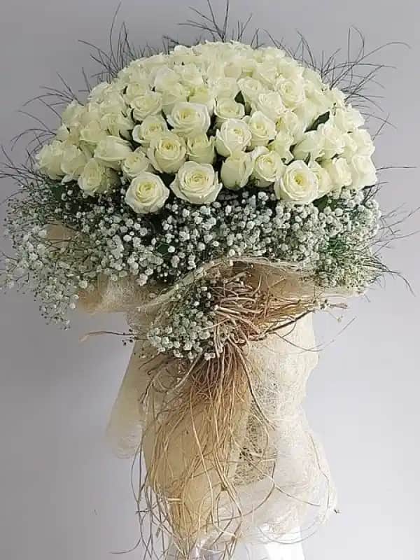 Beyaz Gül ile Evinize Zarafet Katmanın Dekorasyon ve Mobilya İpuçları