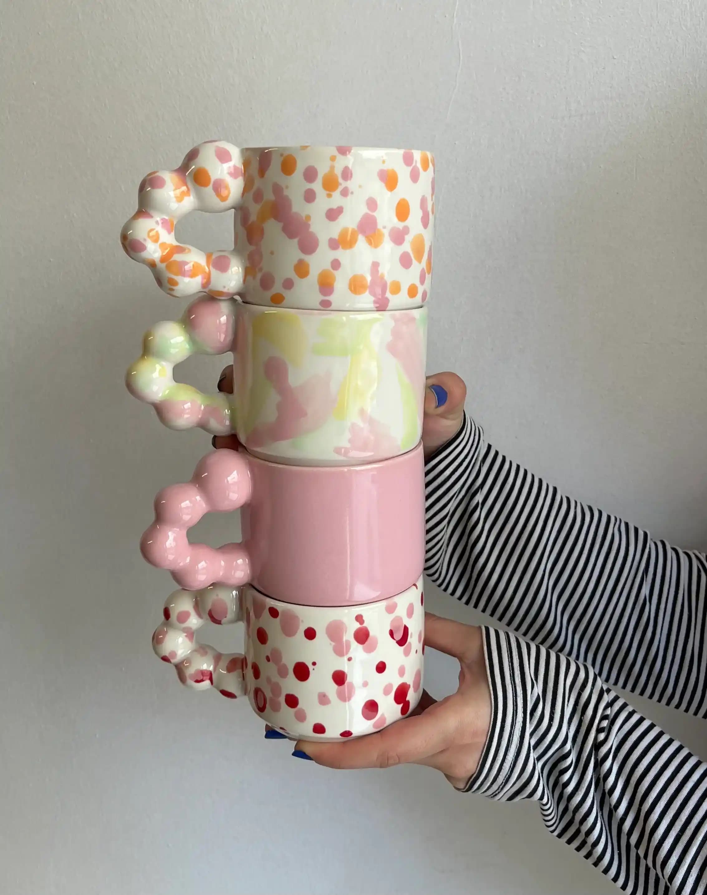 Boncuk Kulplu Kupalar: Estetik ve Fonksiyonelliğin Modern Dekorasyon Parçası