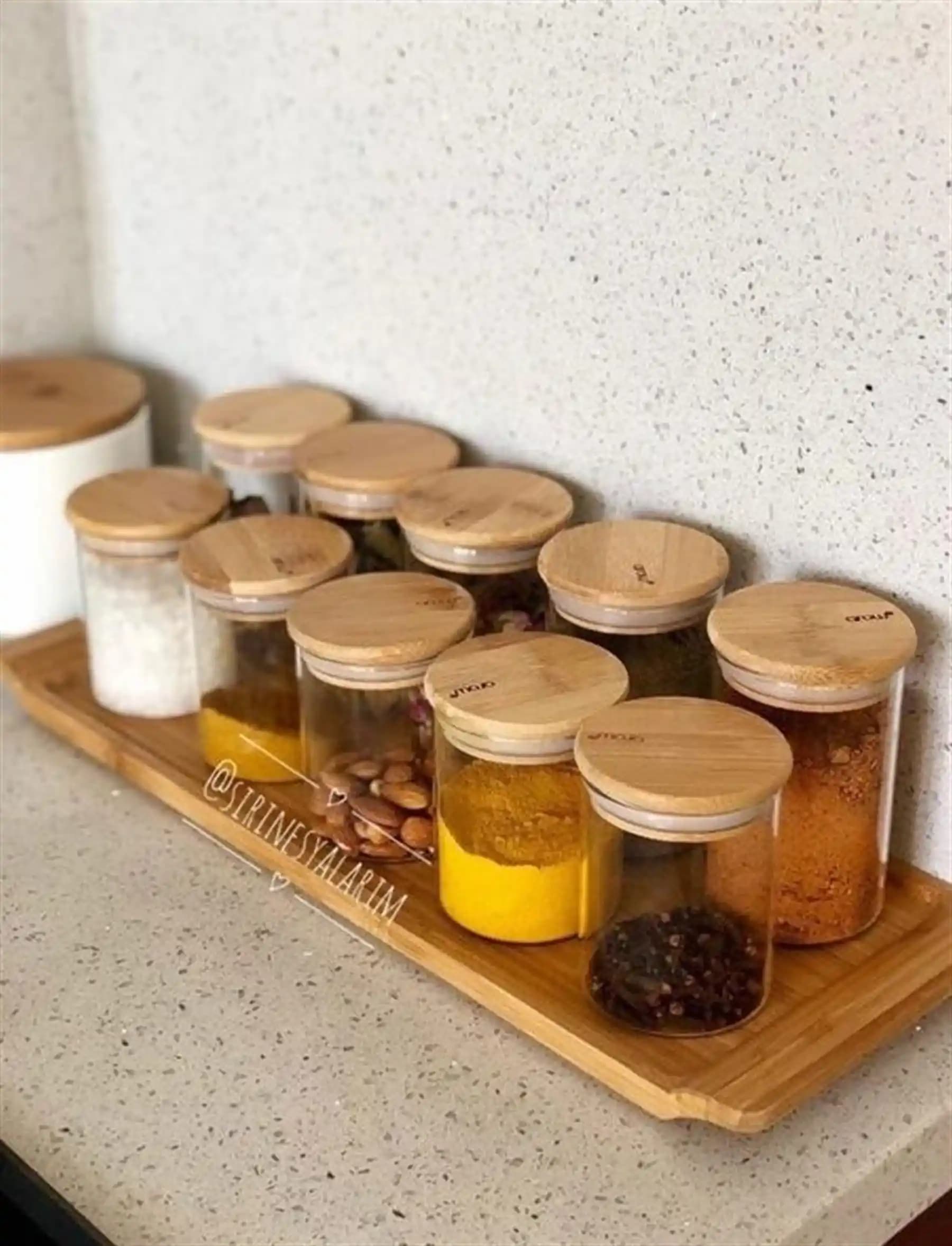 Borosilikat Baharatlıklar ile Modern ve Şık Mutfak Dekorasyonunu Yaratın